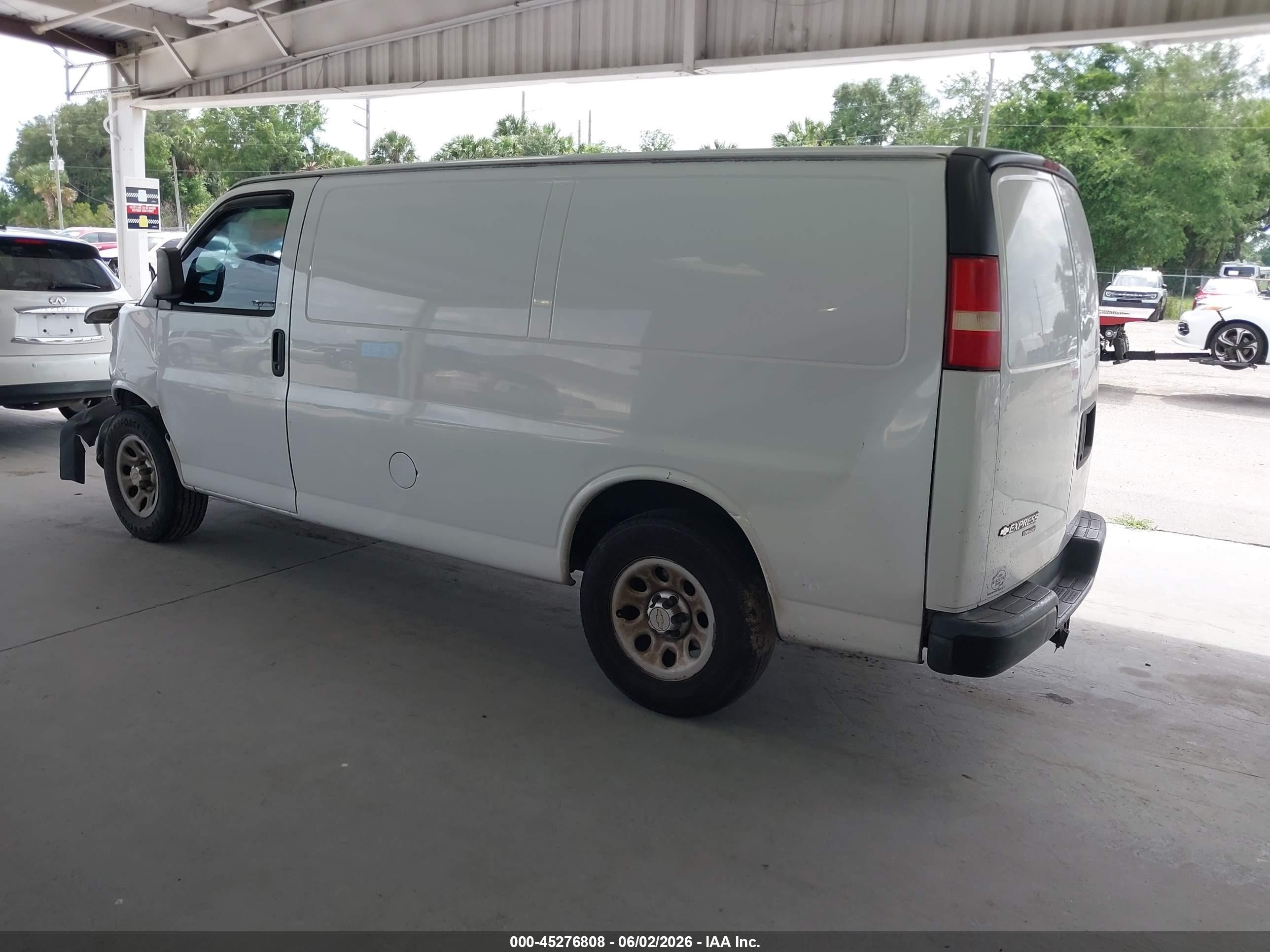 2014 Chevrolet Express 1500 Work Van White vin: 1GCSGAF49E1150565