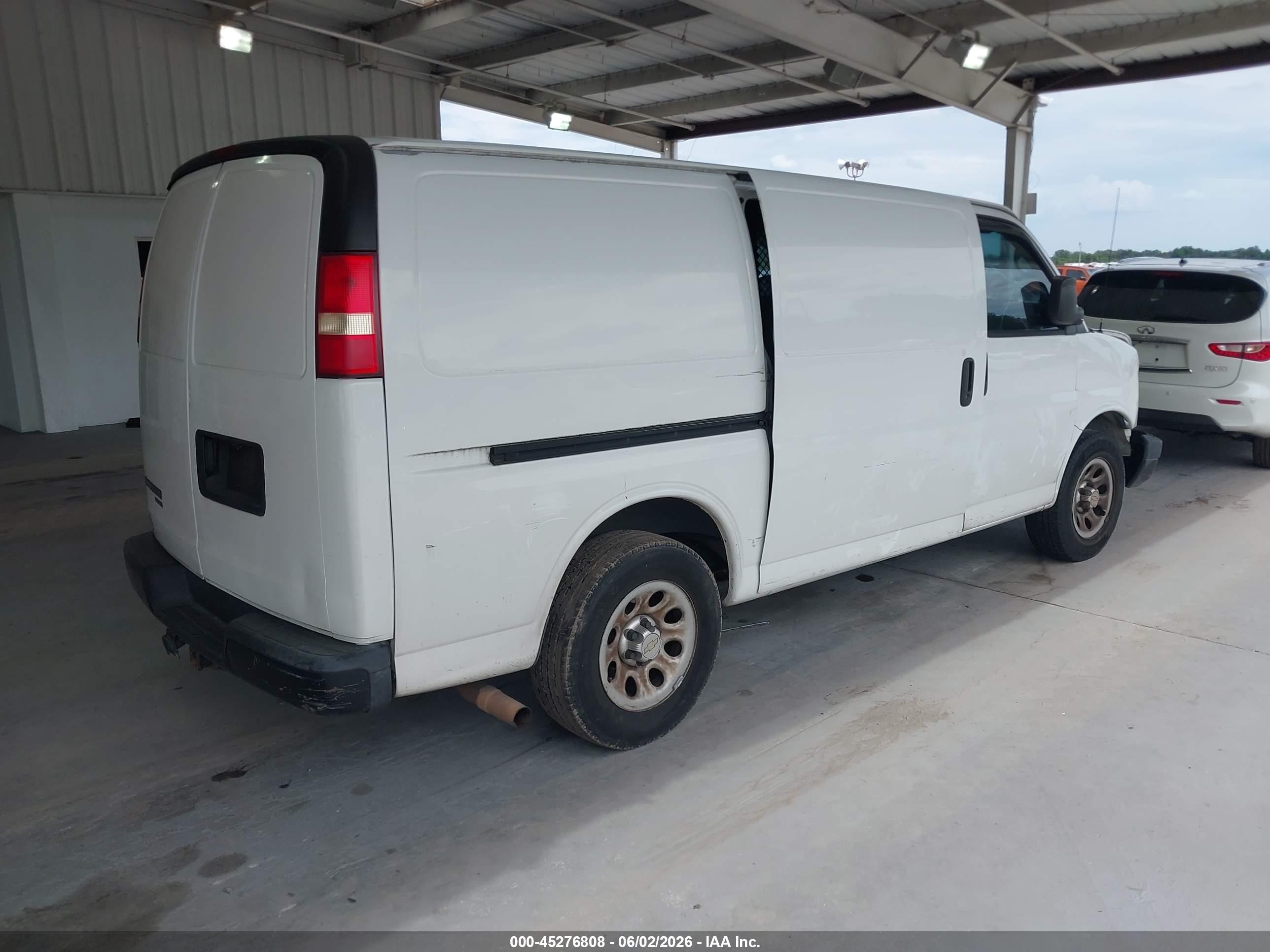 2014 Chevrolet Express 1500 Work Van White vin: 1GCSGAF49E1150565