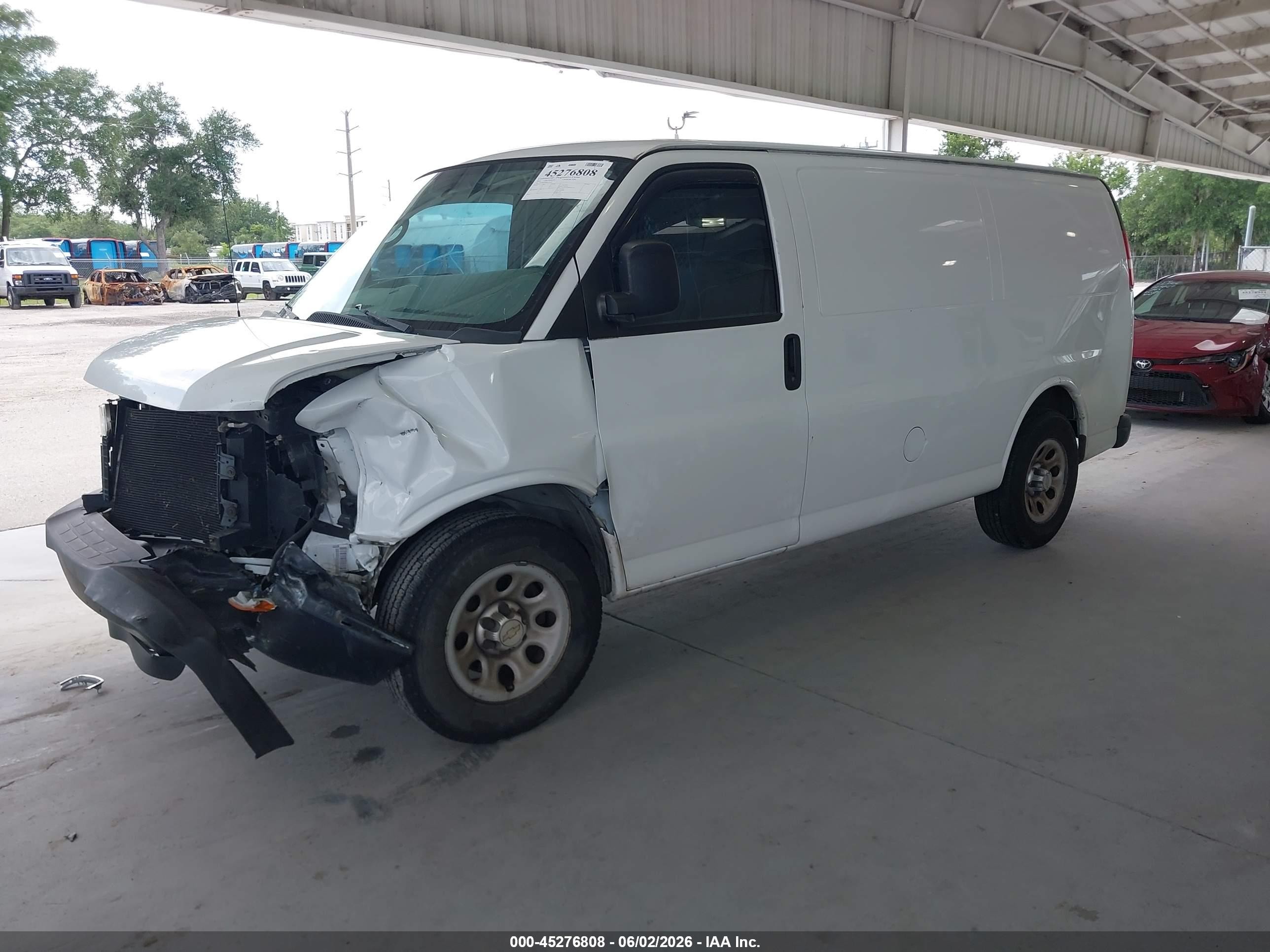 2014 Chevrolet Express 1500 Work Van White vin: 1GCSGAF49E1150565