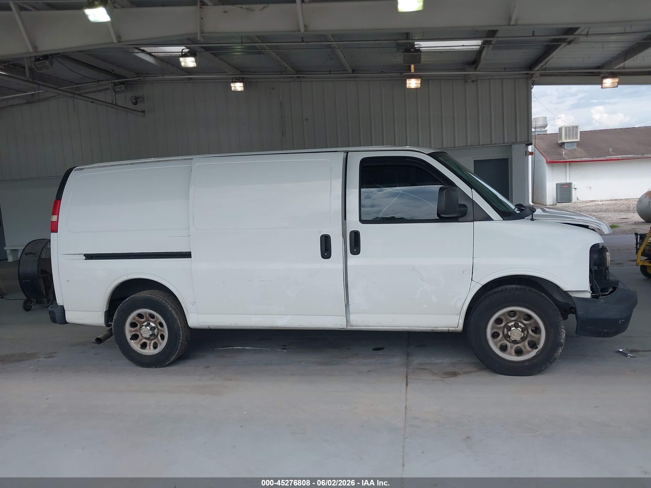 2014 Chevrolet Express 1500 Work Van White vin: 1GCSGAF49E1150565