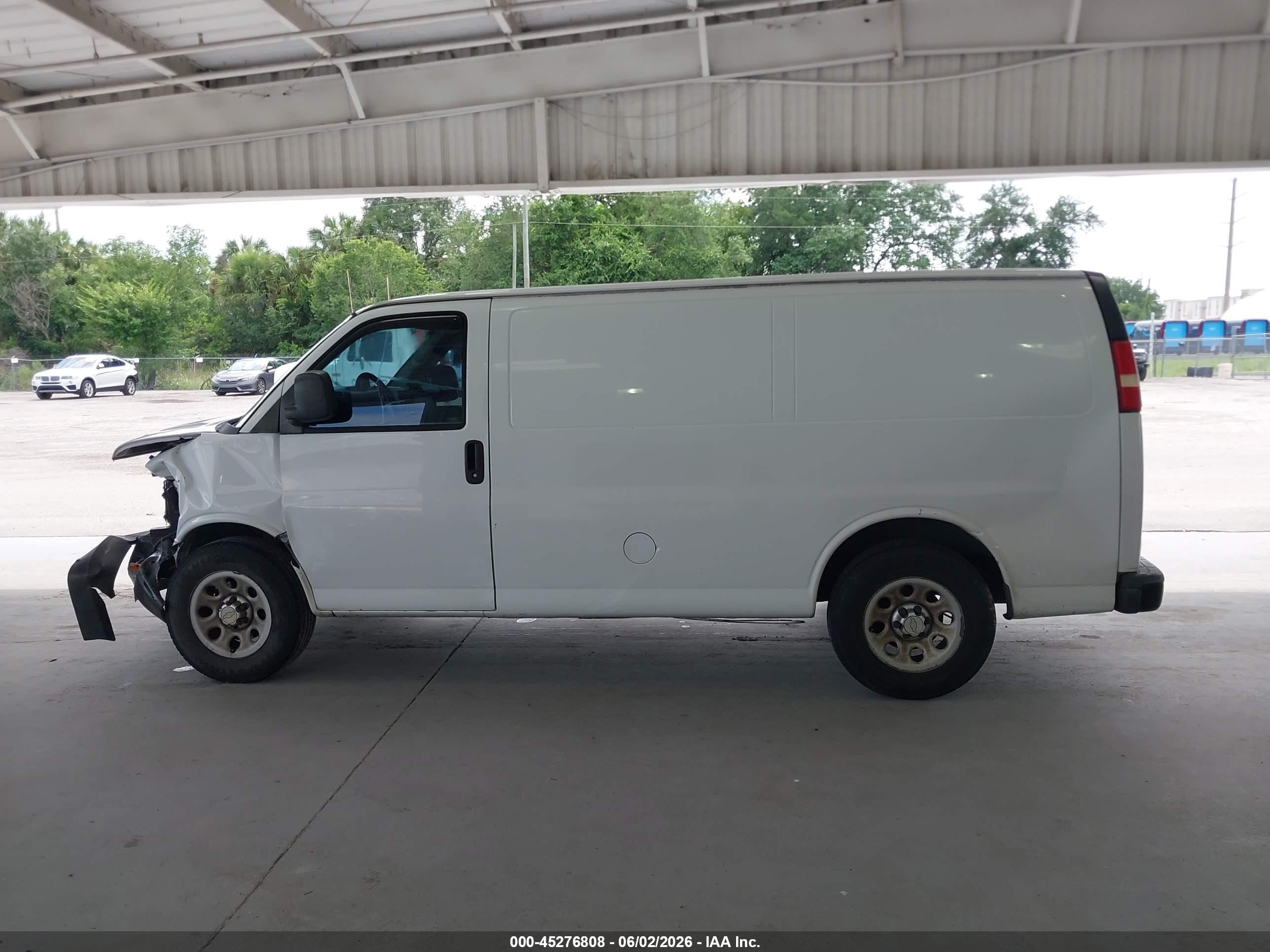 2014 Chevrolet Express 1500 Work Van White vin: 1GCSGAF49E1150565