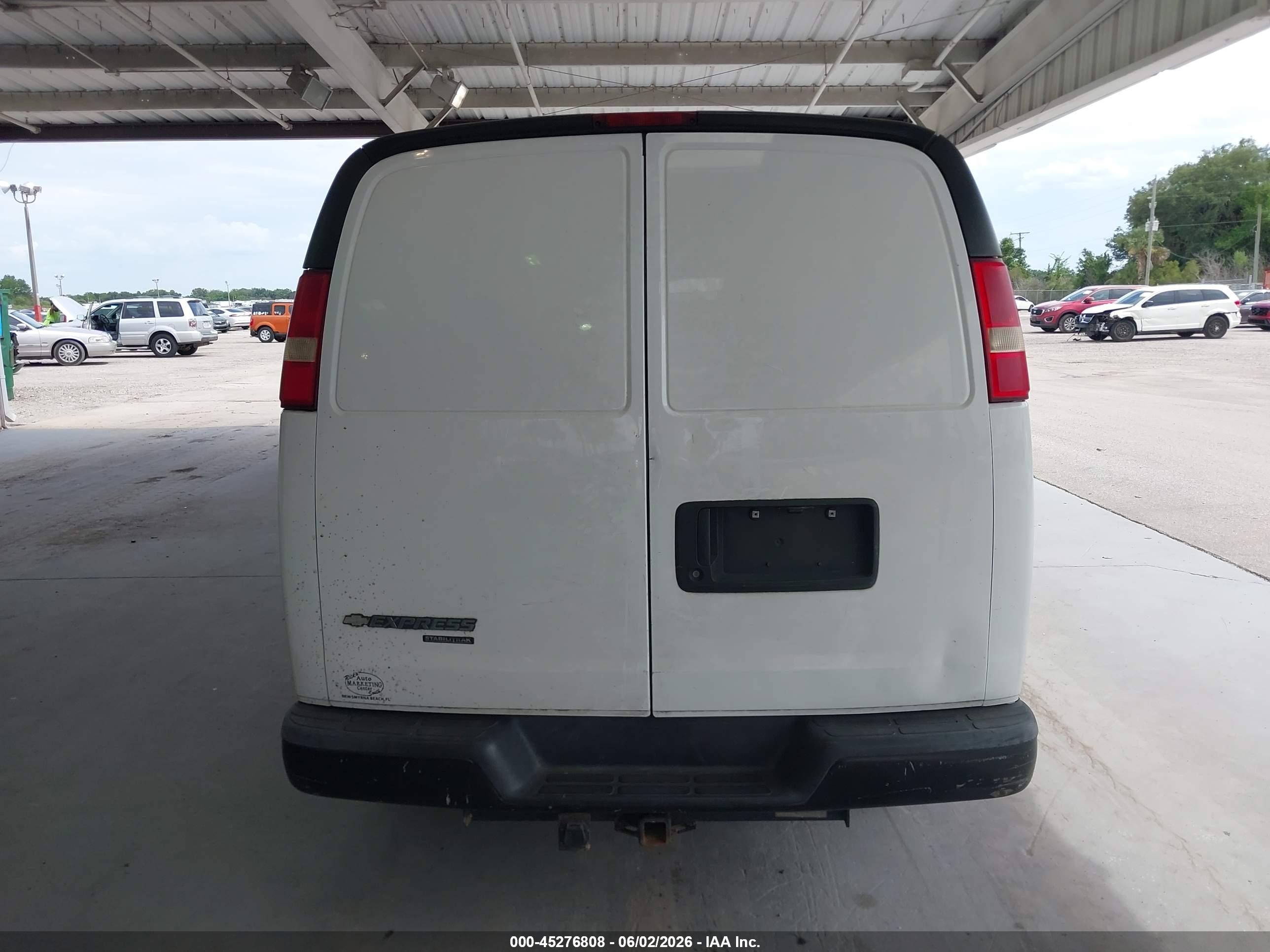 2014 Chevrolet Express 1500 Work Van White vin: 1GCSGAF49E1150565