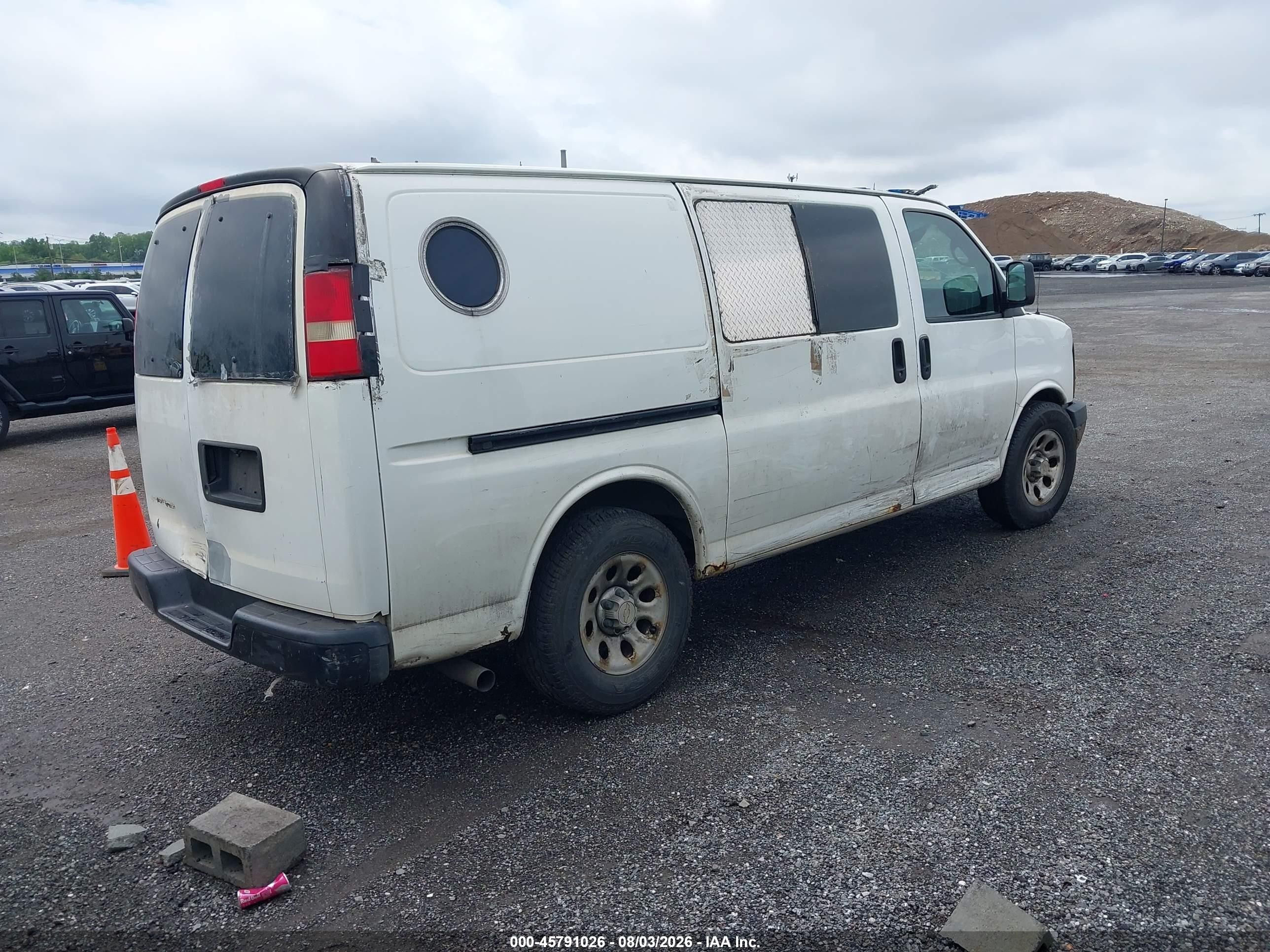 2012 Chevrolet Express 1500 Work Van White vin: 1GCSGAFX0C1120734