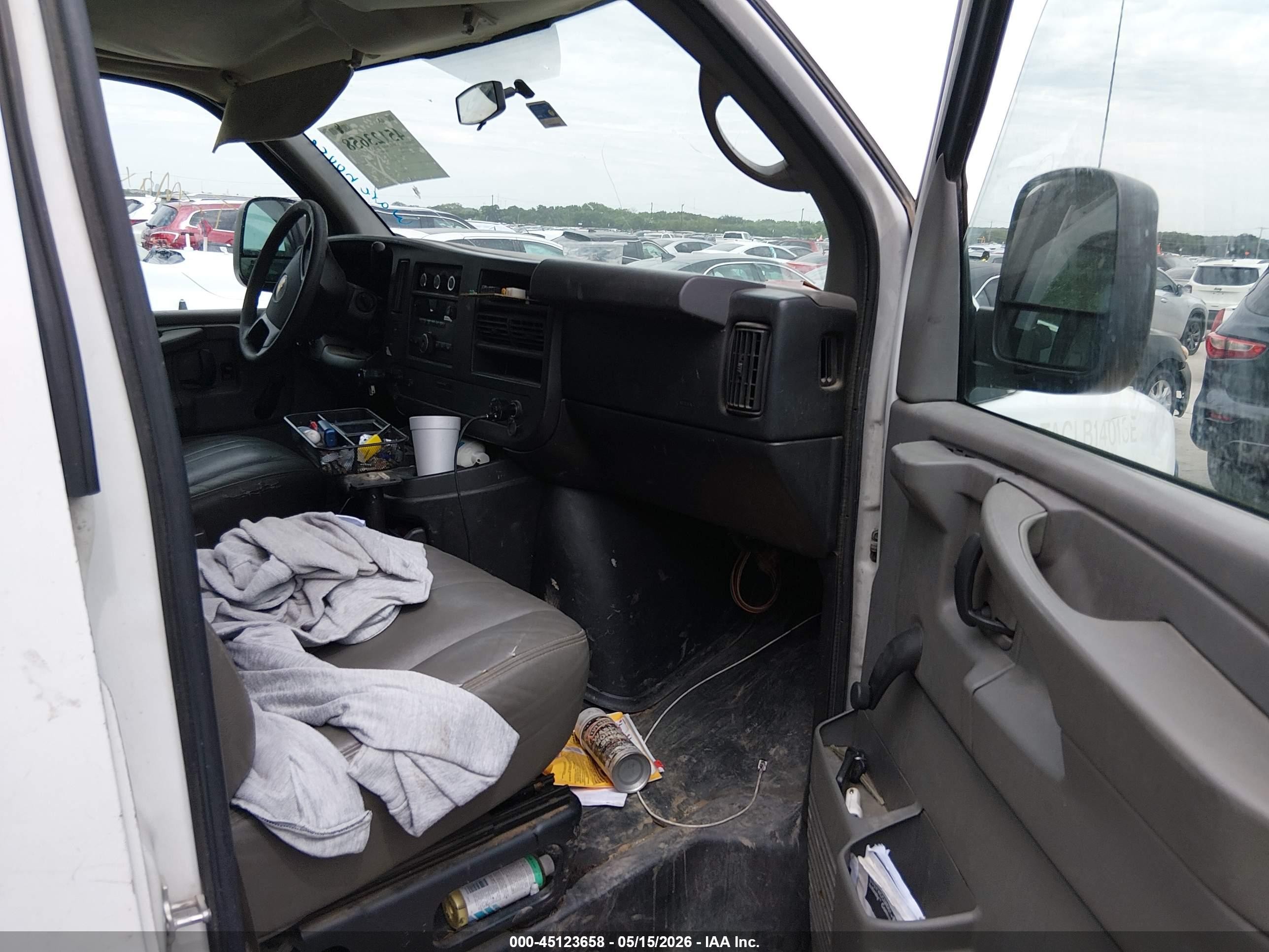 2012 Chevrolet Express 1500 Work Van White vin: 1GCSGAFX0C1170985