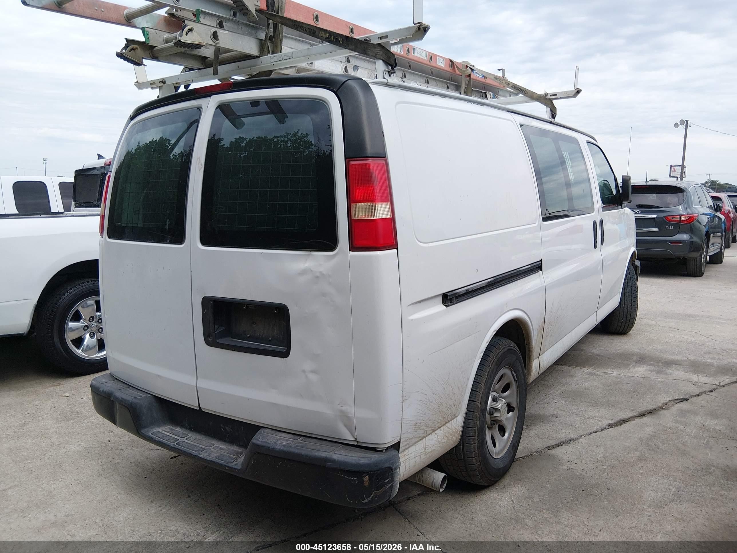 2012 Chevrolet Express 1500 Work Van White vin: 1GCSGAFX0C1170985