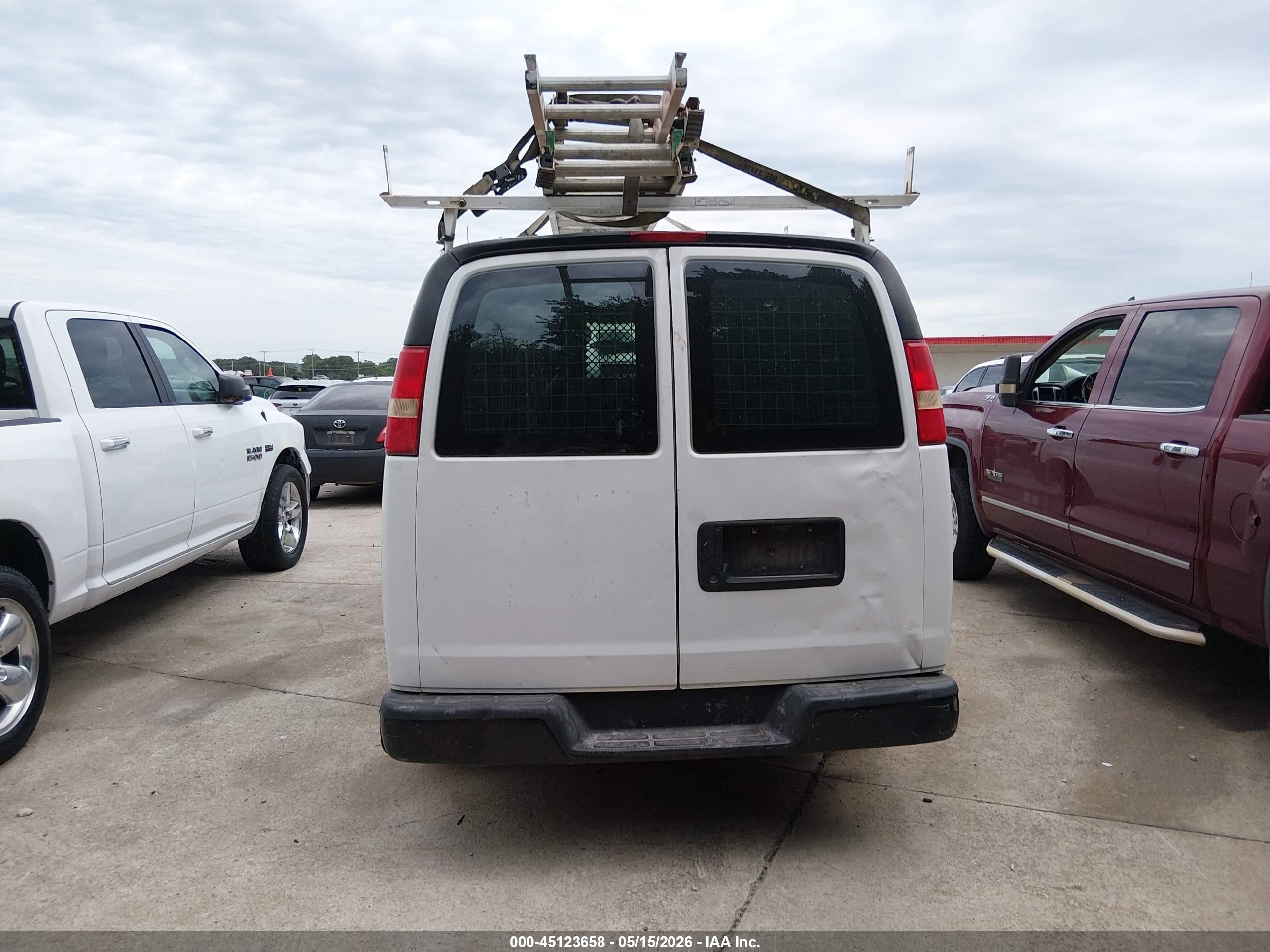 2012 Chevrolet Express 1500 Work Van White vin: 1GCSGAFX0C1170985