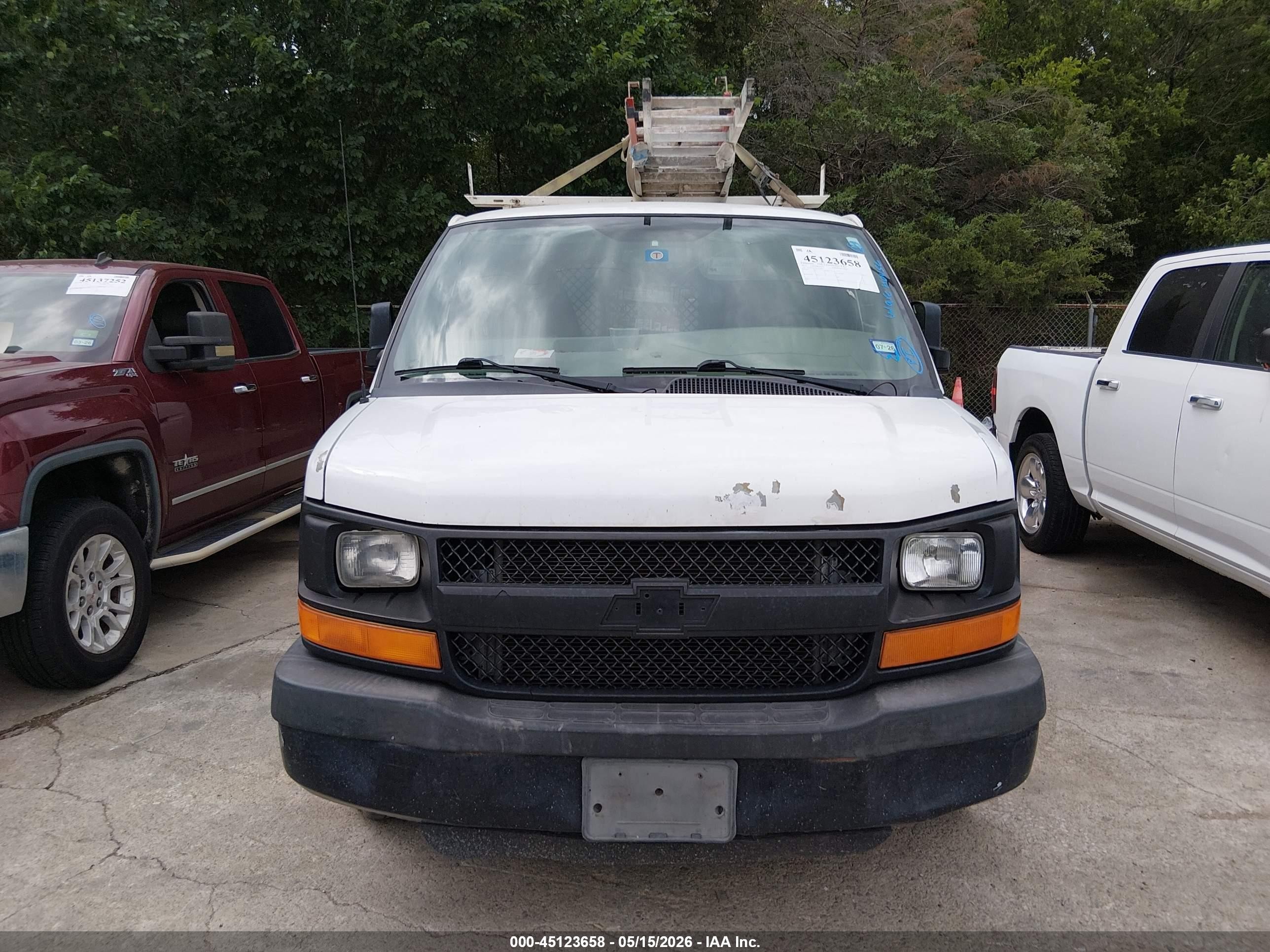 2012 Chevrolet Express 1500 Work Van White vin: 1GCSGAFX0C1170985