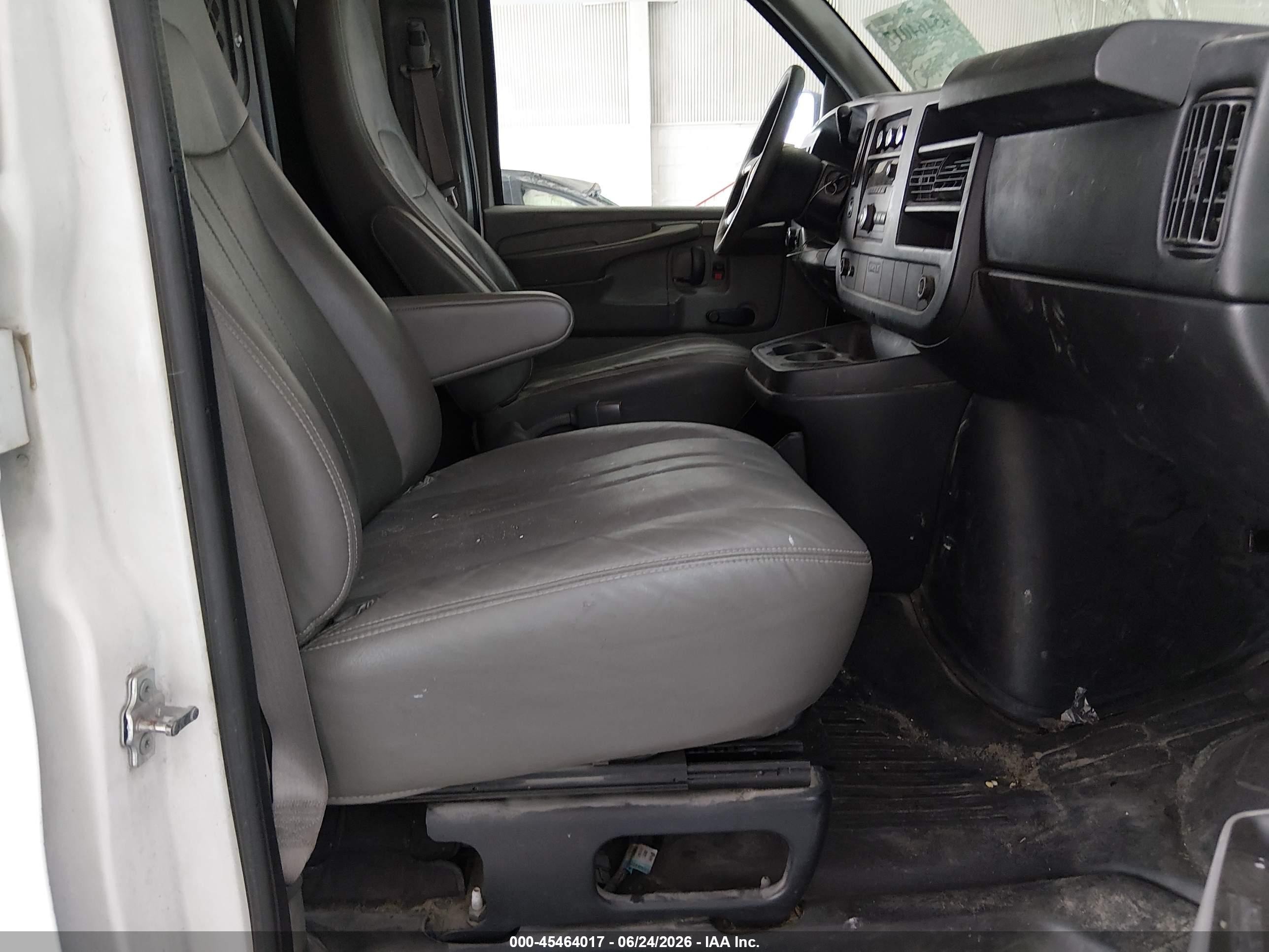 2013 Chevrolet Express 1500 Work Van Белый vin: 1GCSGAFX0D1126180