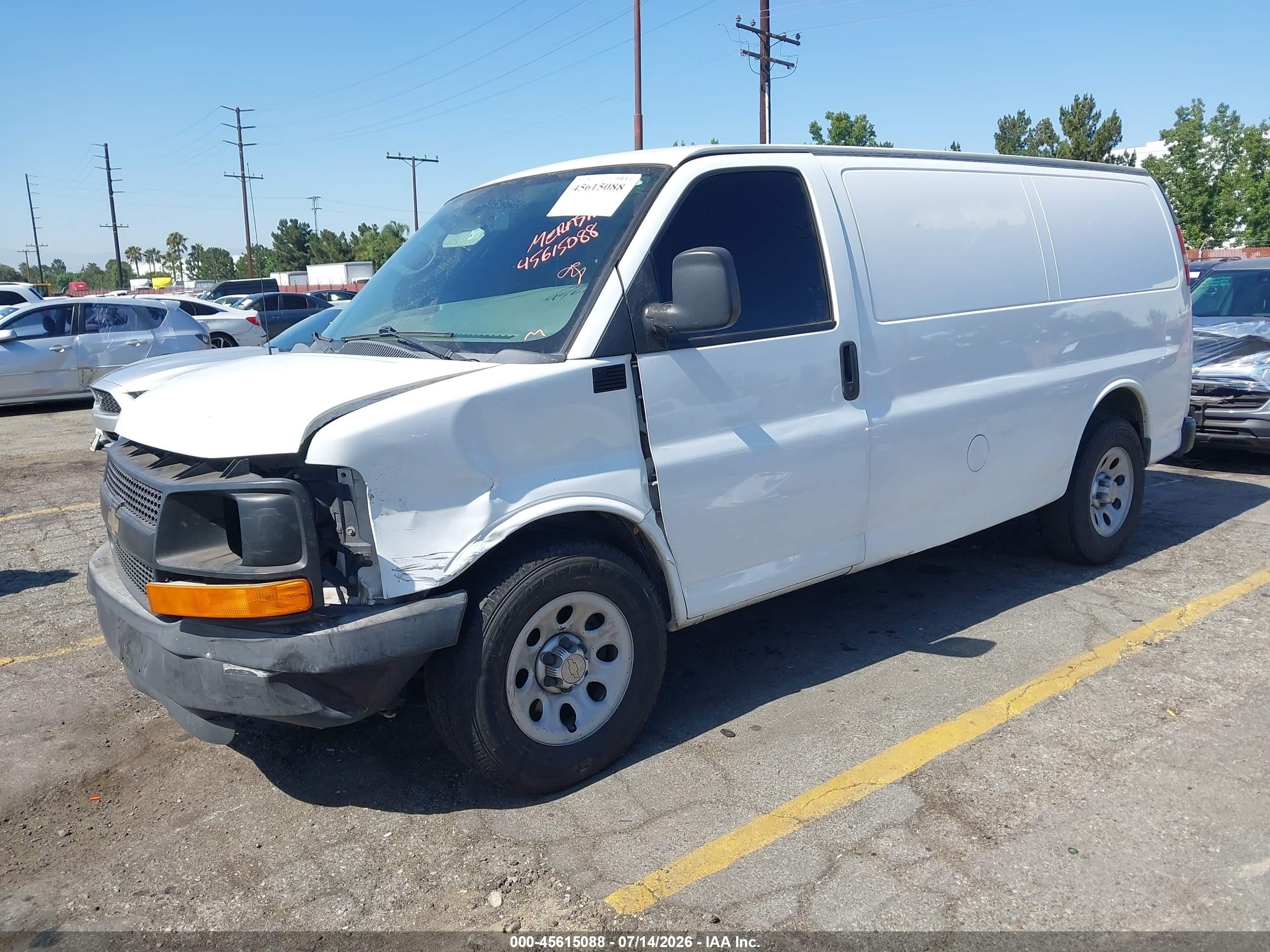 2013 Chevrolet Express 1500 Work Van Белый vin: 1GCSGAFX1D1158135