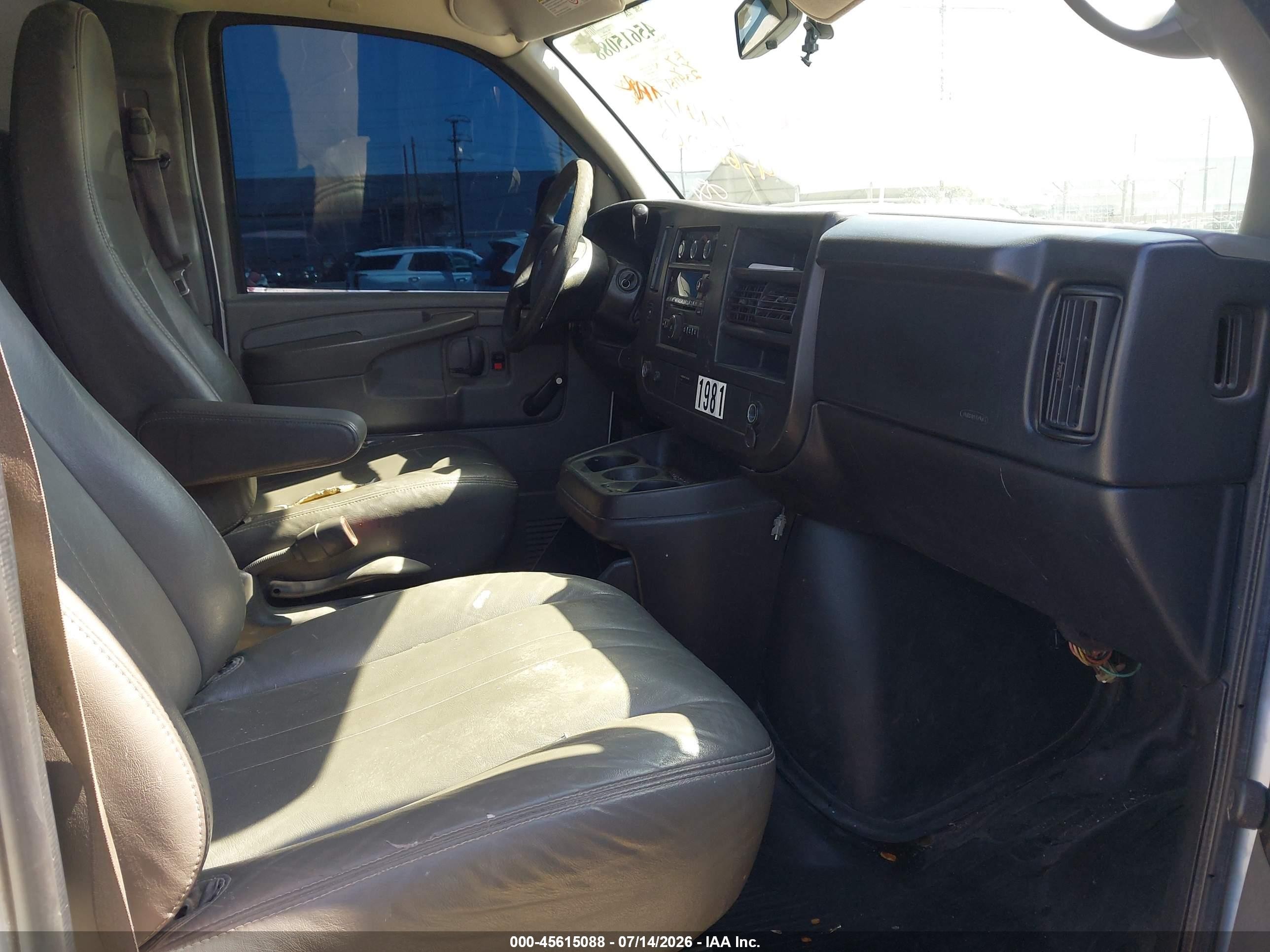 2013 Chevrolet Express 1500 Work Van Белый vin: 1GCSGAFX1D1158135