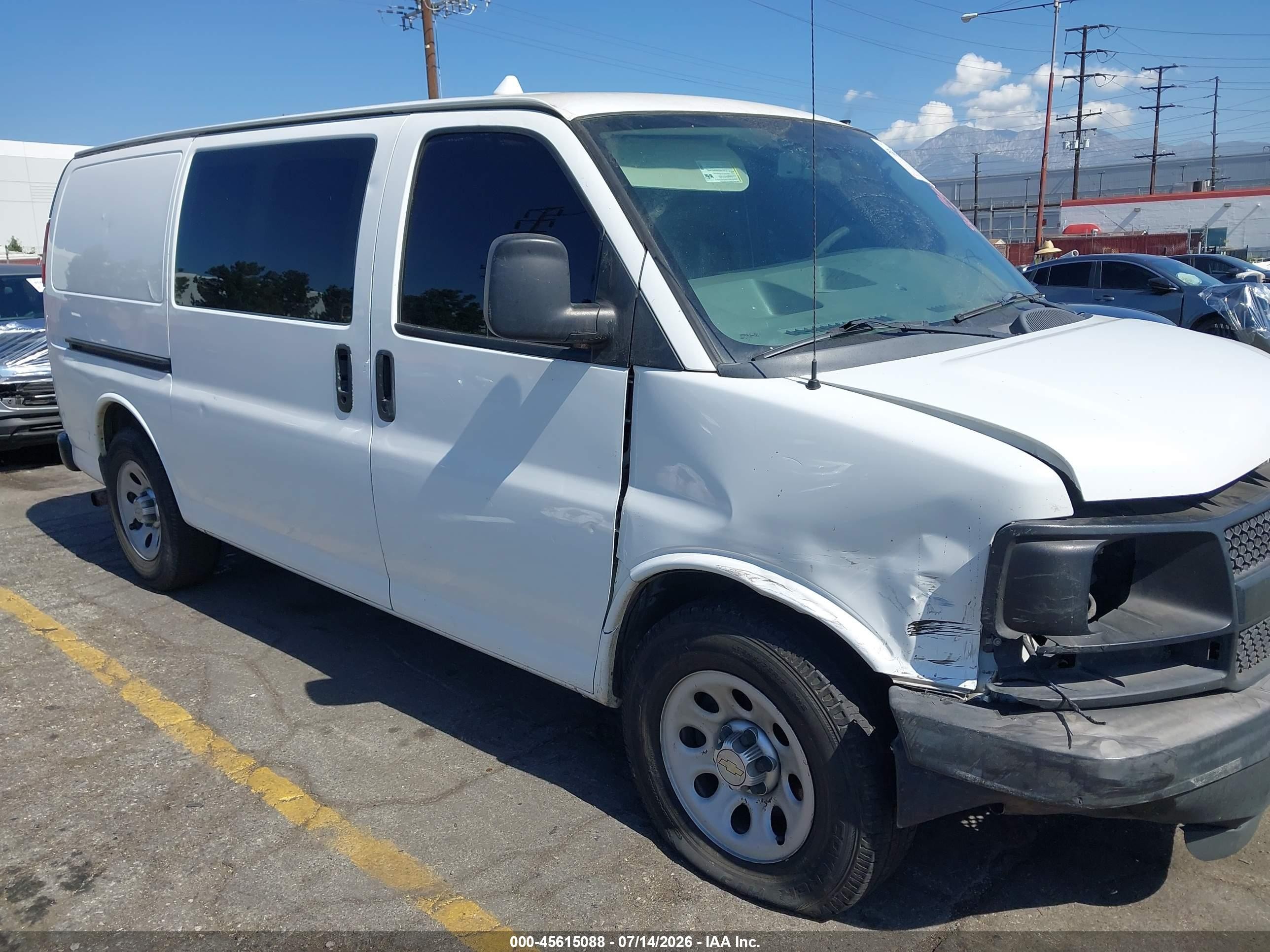 2013 Chevrolet Express 1500 Work Van Белый vin: 1GCSGAFX1D1158135