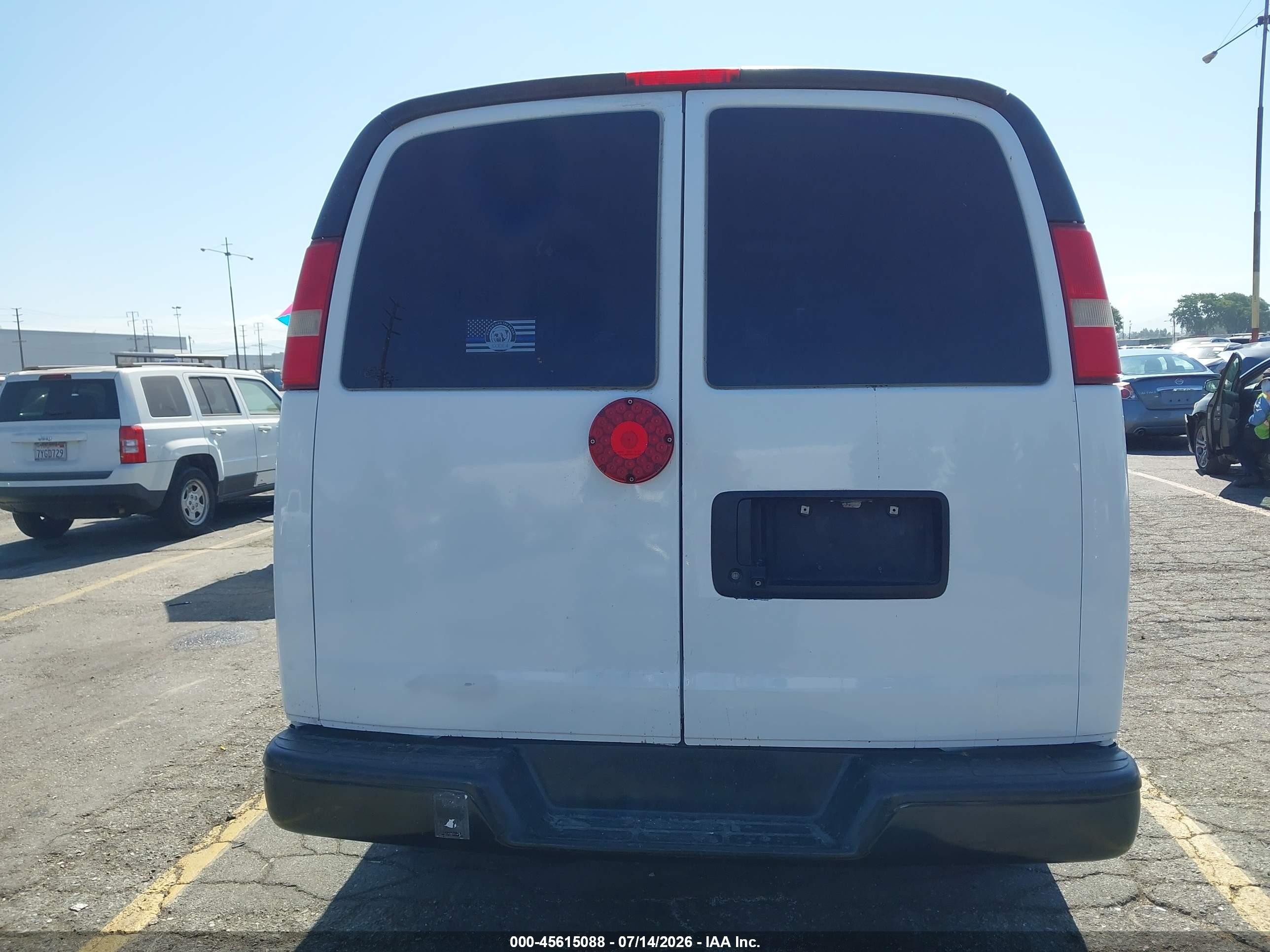 2013 Chevrolet Express 1500 Work Van Белый vin: 1GCSGAFX1D1158135