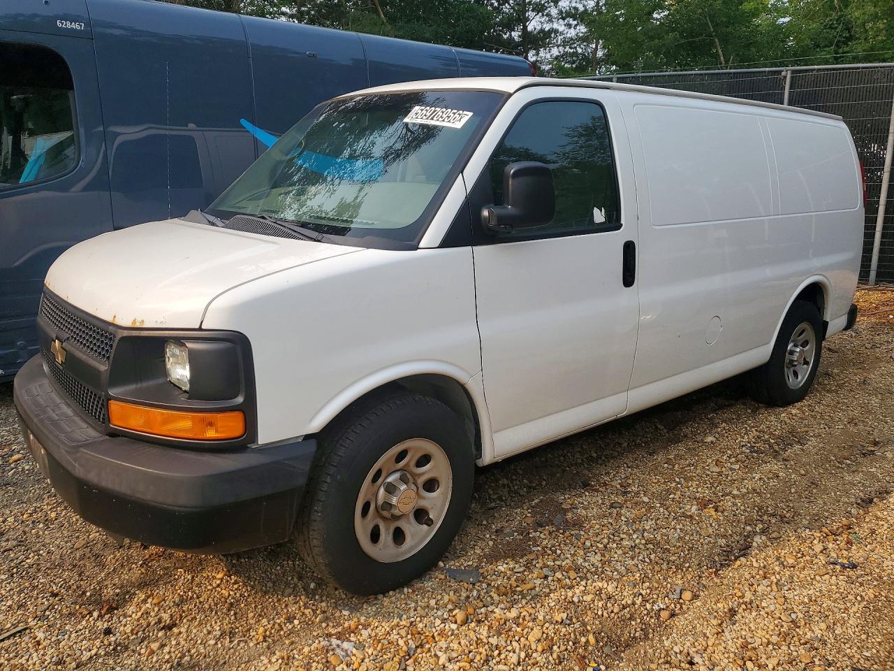 2013 Chevrolet Express G1500 White vin: 1GCSGAFX1D1158507