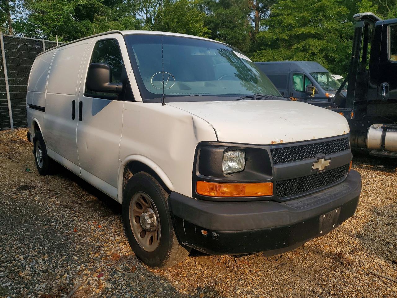 2013 Chevrolet Express G1500 White vin: 1GCSGAFX1D1158507