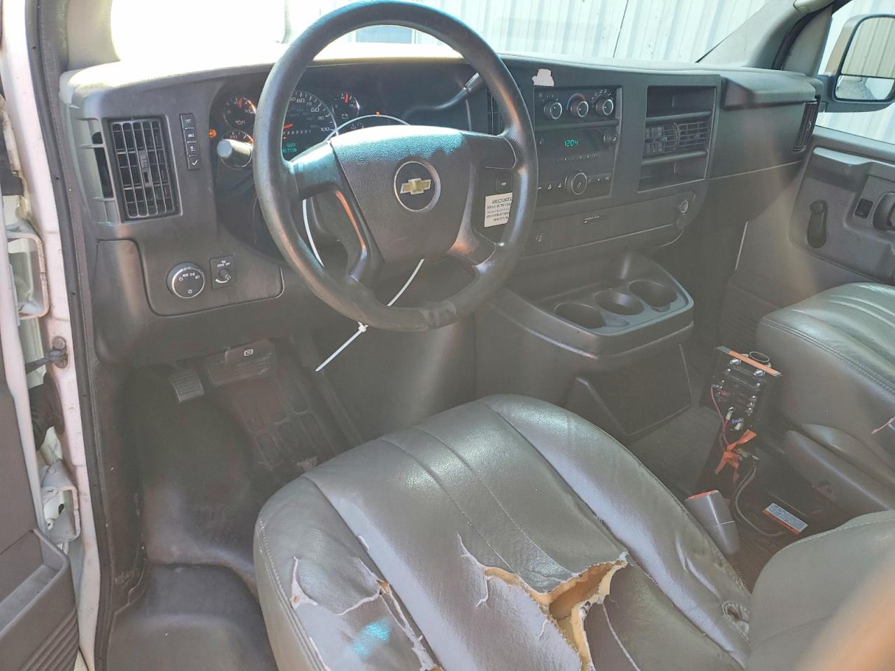 2013 Chevrolet Express G1500 White vin: 1GCSGAFX1D1158507