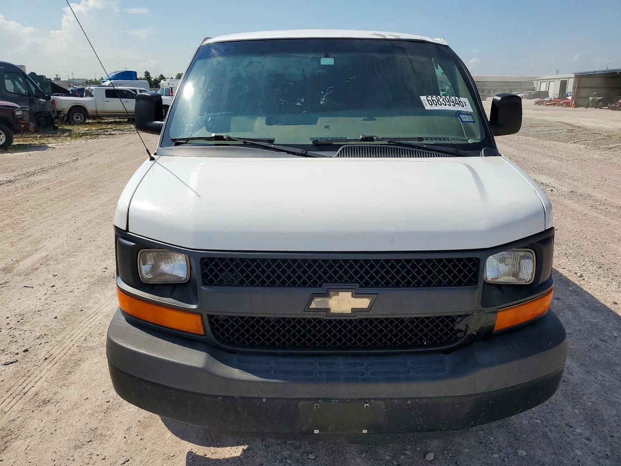 2014 Chevrolet Express G1500 White vin: 1GCSGAFX1E1112032