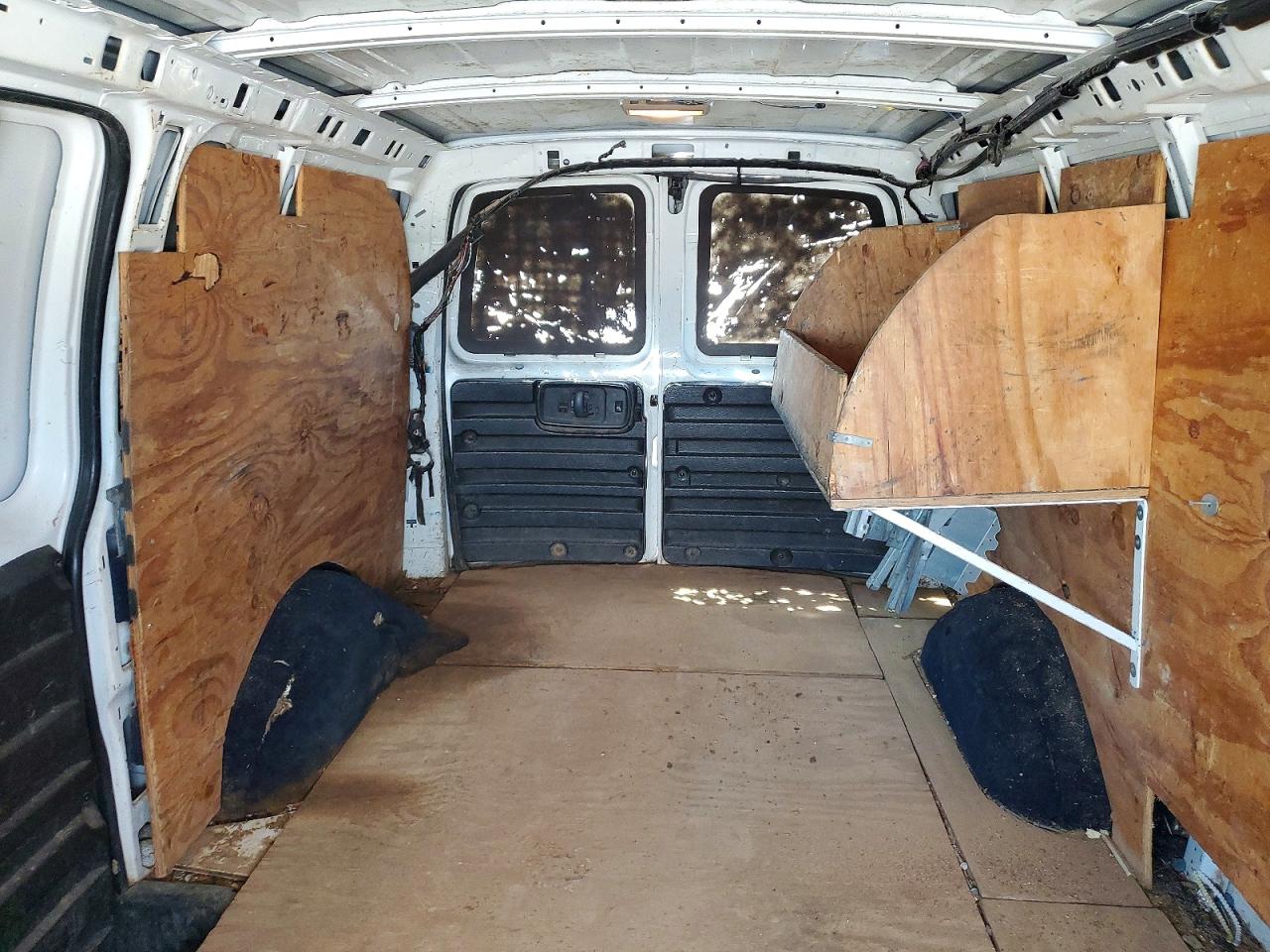 2014 Chevrolet Express G1500 White vin: 1GCSGAFX1E1112032