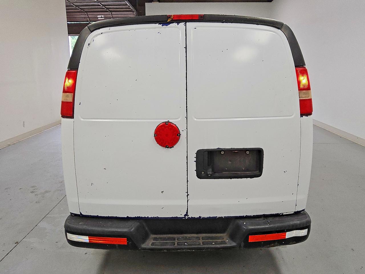 2014 Chevrolet Express G1500 White vin: 1GCSGAFX1E1165815