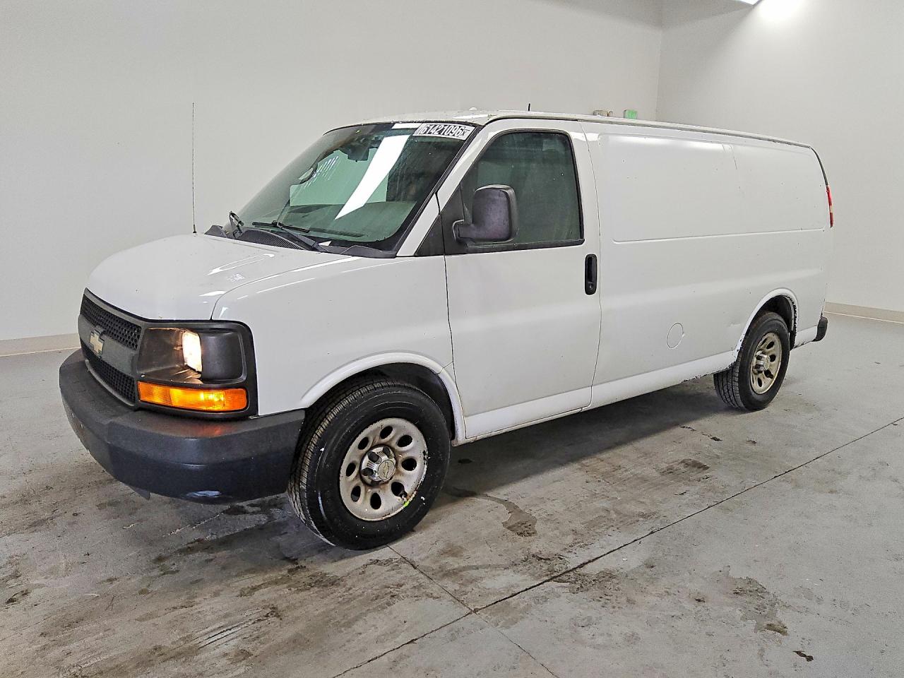 2014 Chevrolet Express G1500 White vin: 1GCSGAFX1E1165815