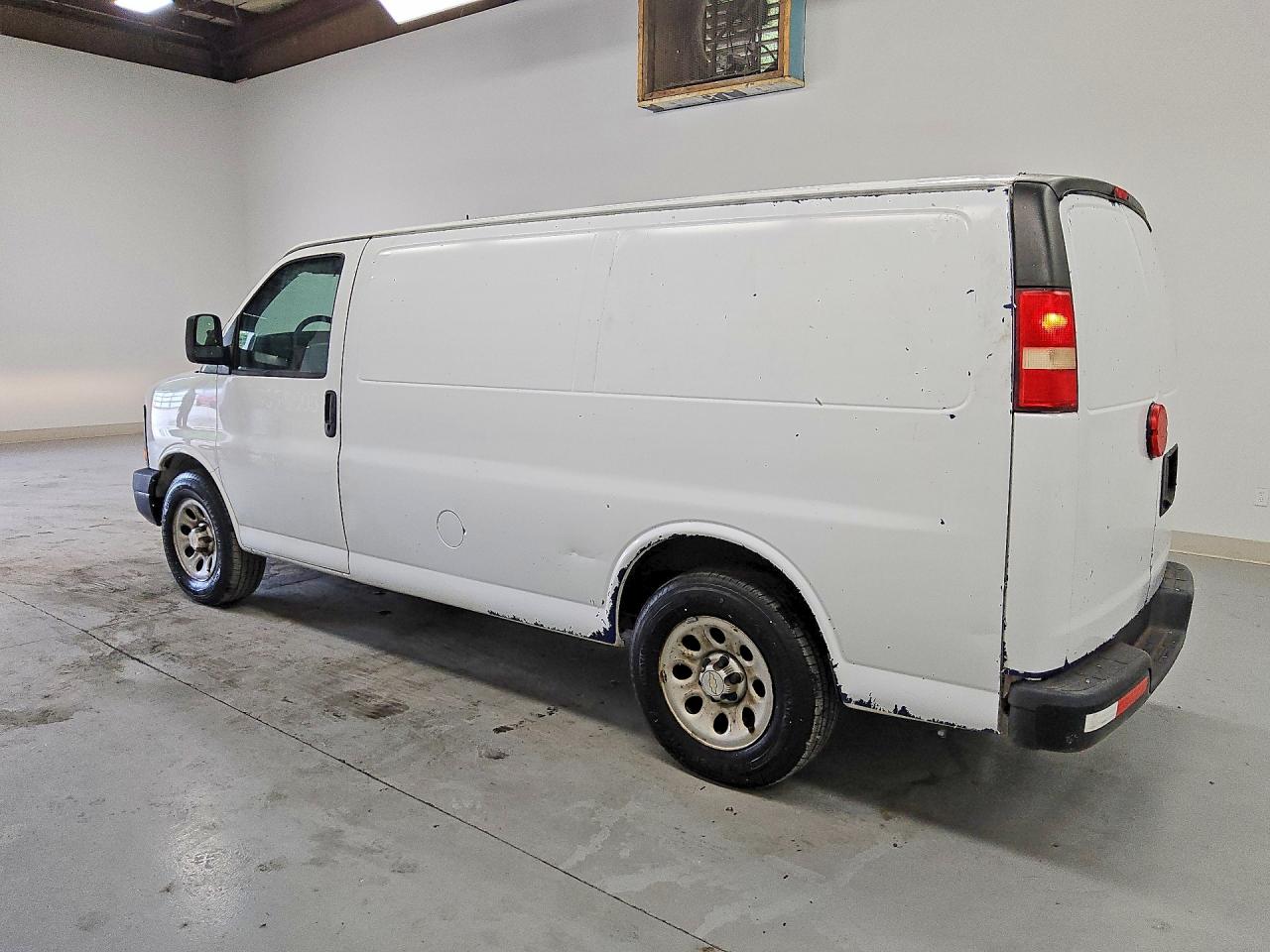2014 Chevrolet Express G1500 White vin: 1GCSGAFX1E1165815