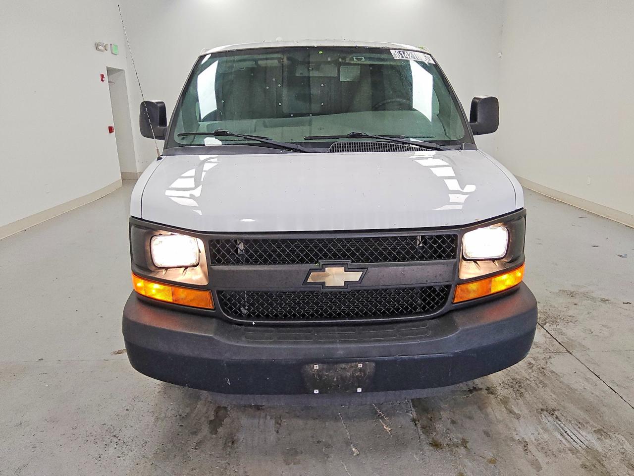 2014 Chevrolet Express G1500 White vin: 1GCSGAFX1E1165815
