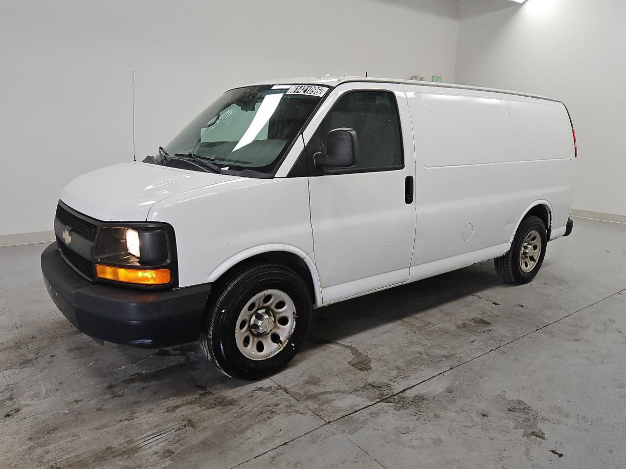 2014 Chevrolet Express G1500 White vin: 1GCSGAFX1E1165815 Damage: Left Qtr Panel, Dent(S) W/ Paint Dmg, 6 To 7 Inches