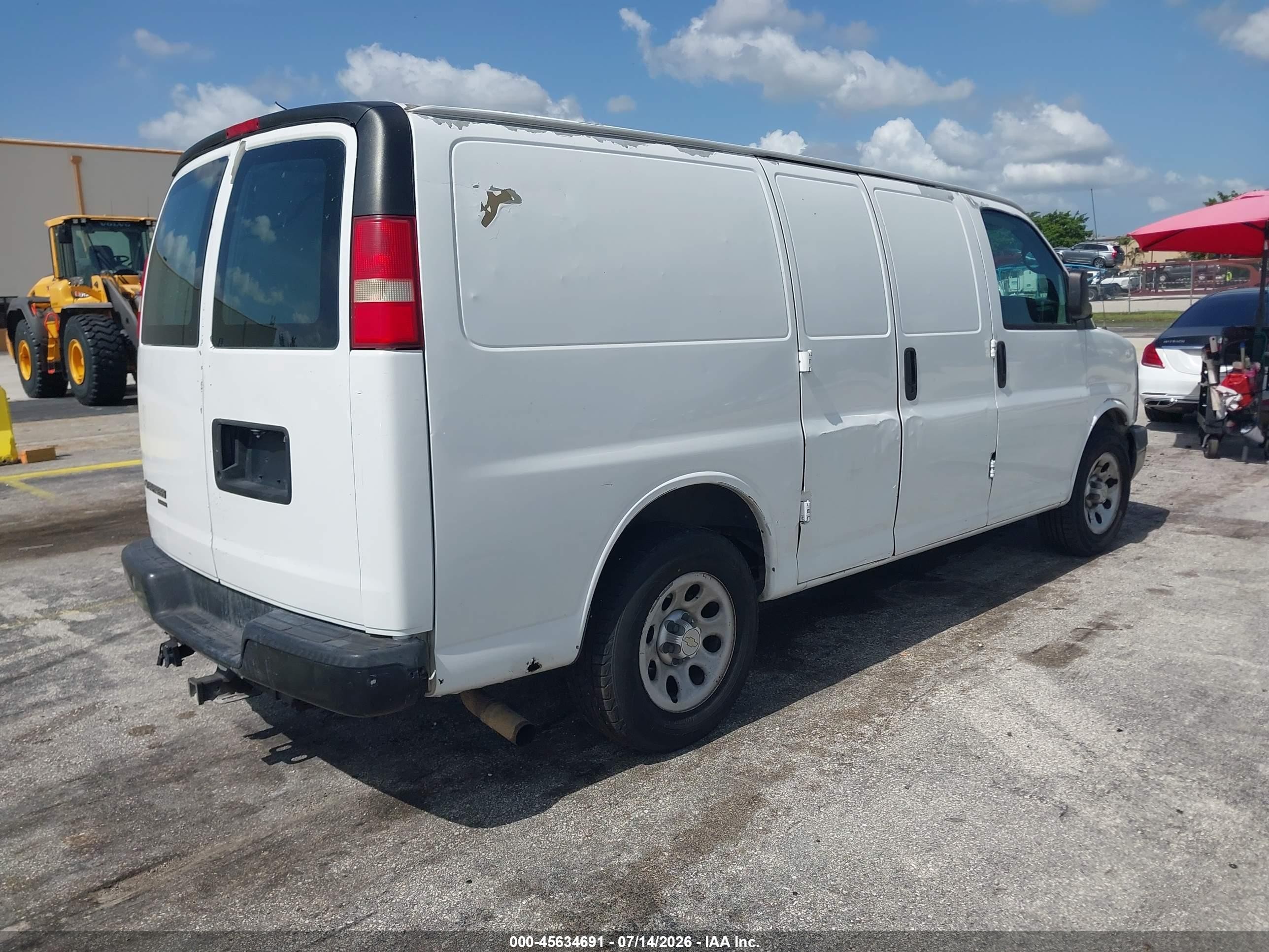 2012 Chevrolet Express 1500 Work Van White vin: 1GCSGAFX2C1103241
