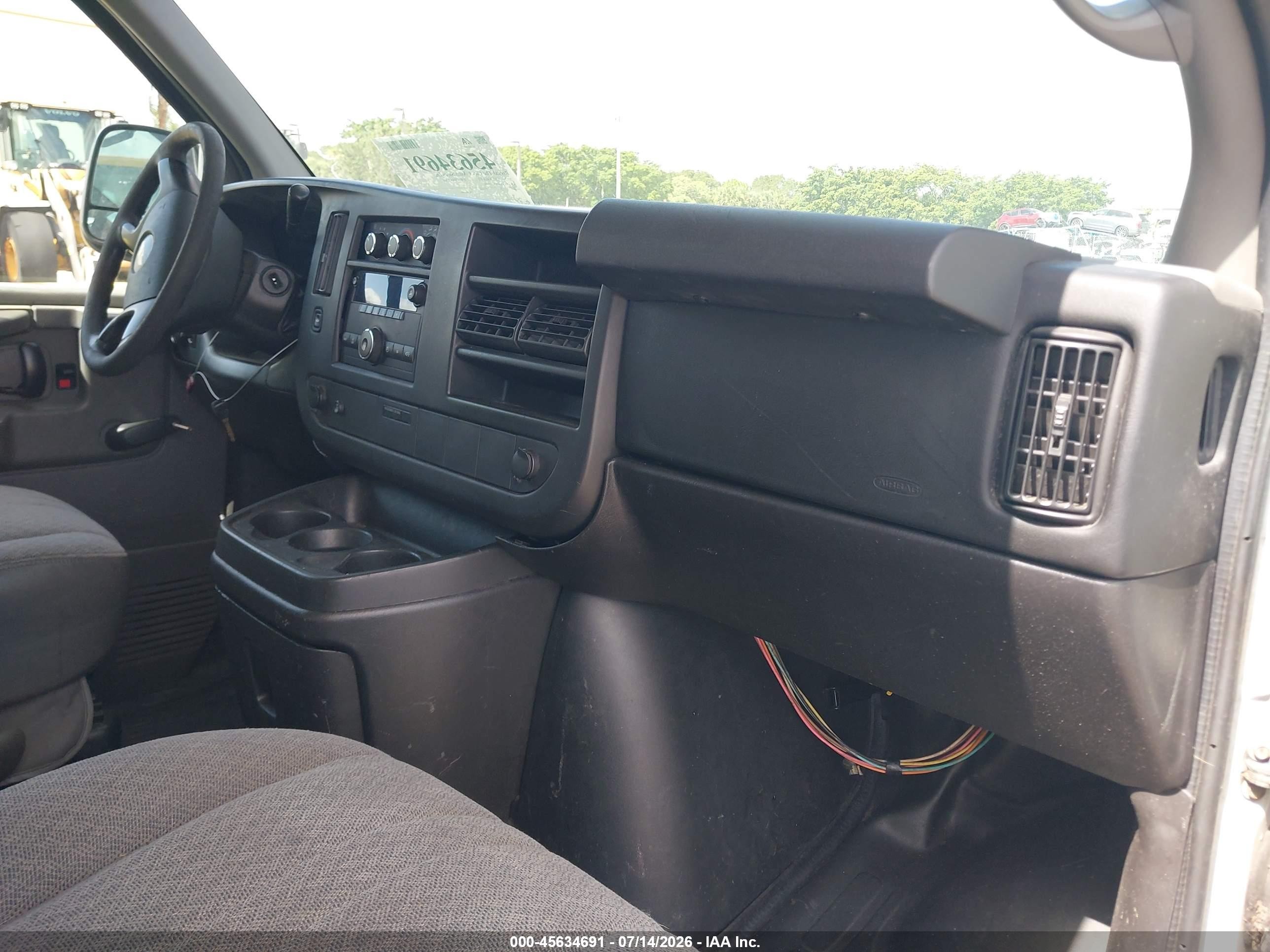 2012 Chevrolet Express 1500 Work Van White vin: 1GCSGAFX2C1103241