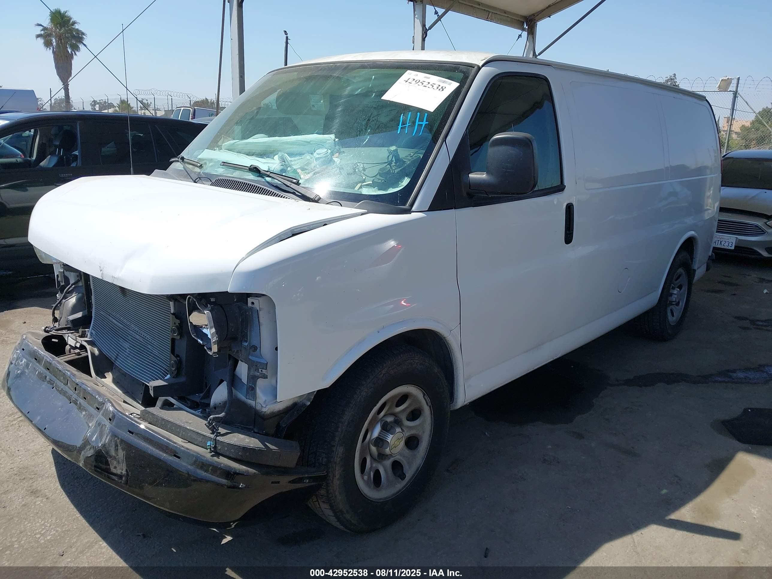 2013 Chevrolet Express 1500 Work Van White vin: 1GCSGAFX2D1123412