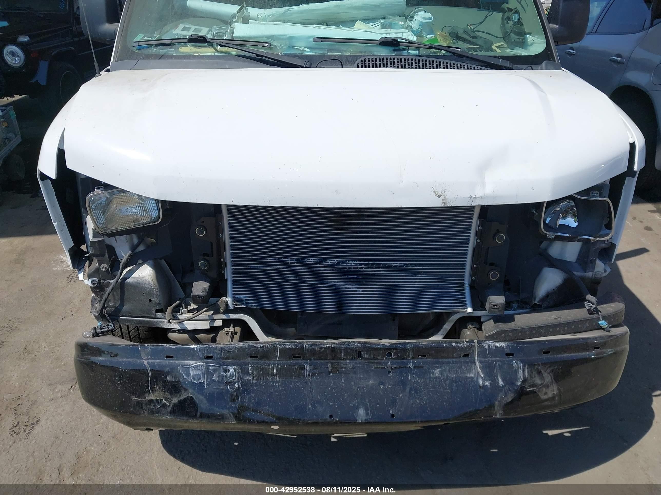 2013 Chevrolet Express 1500 Work Van White vin: 1GCSGAFX2D1123412