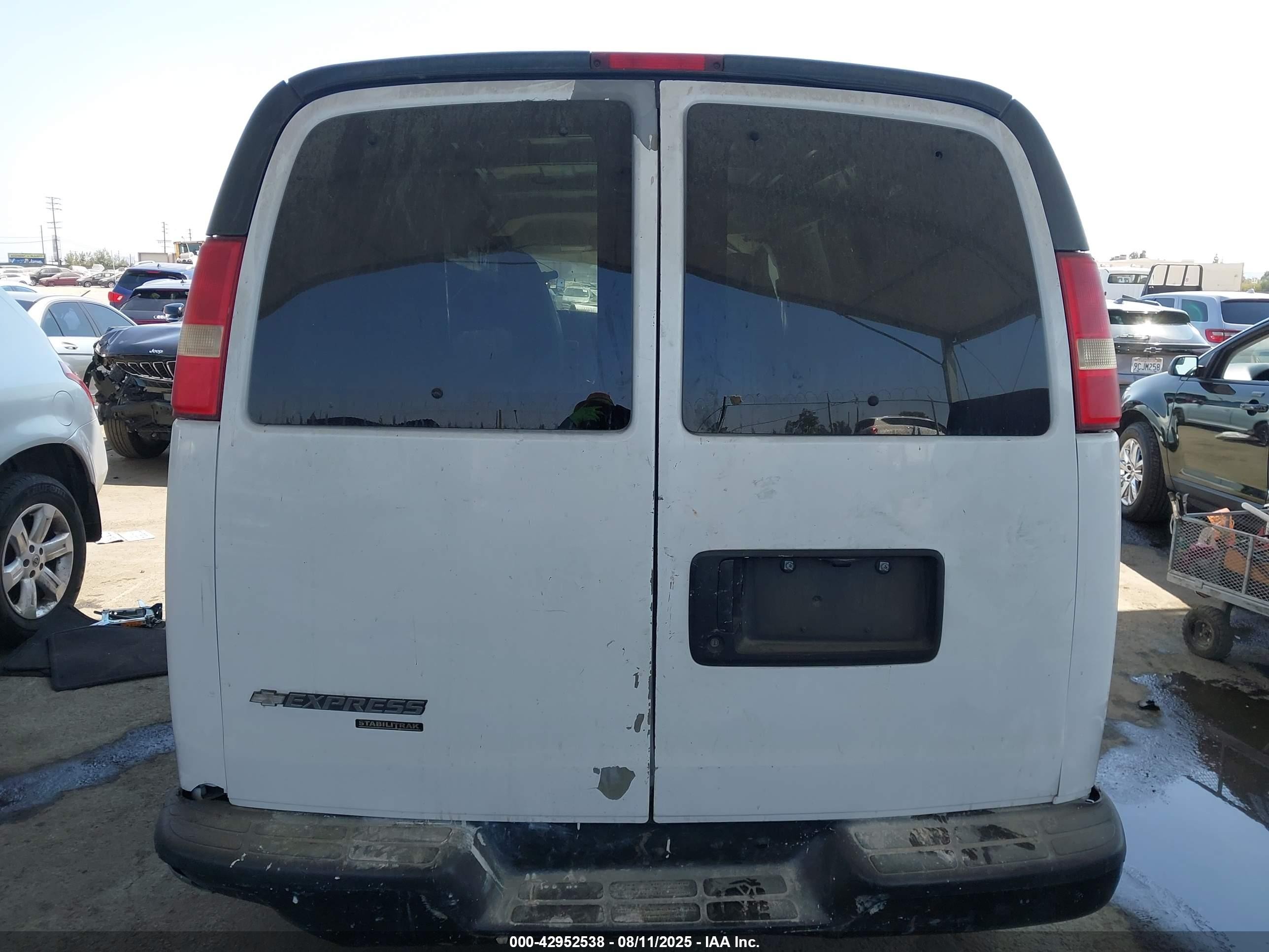 2013 Chevrolet Express 1500 Work Van White vin: 1GCSGAFX2D1123412