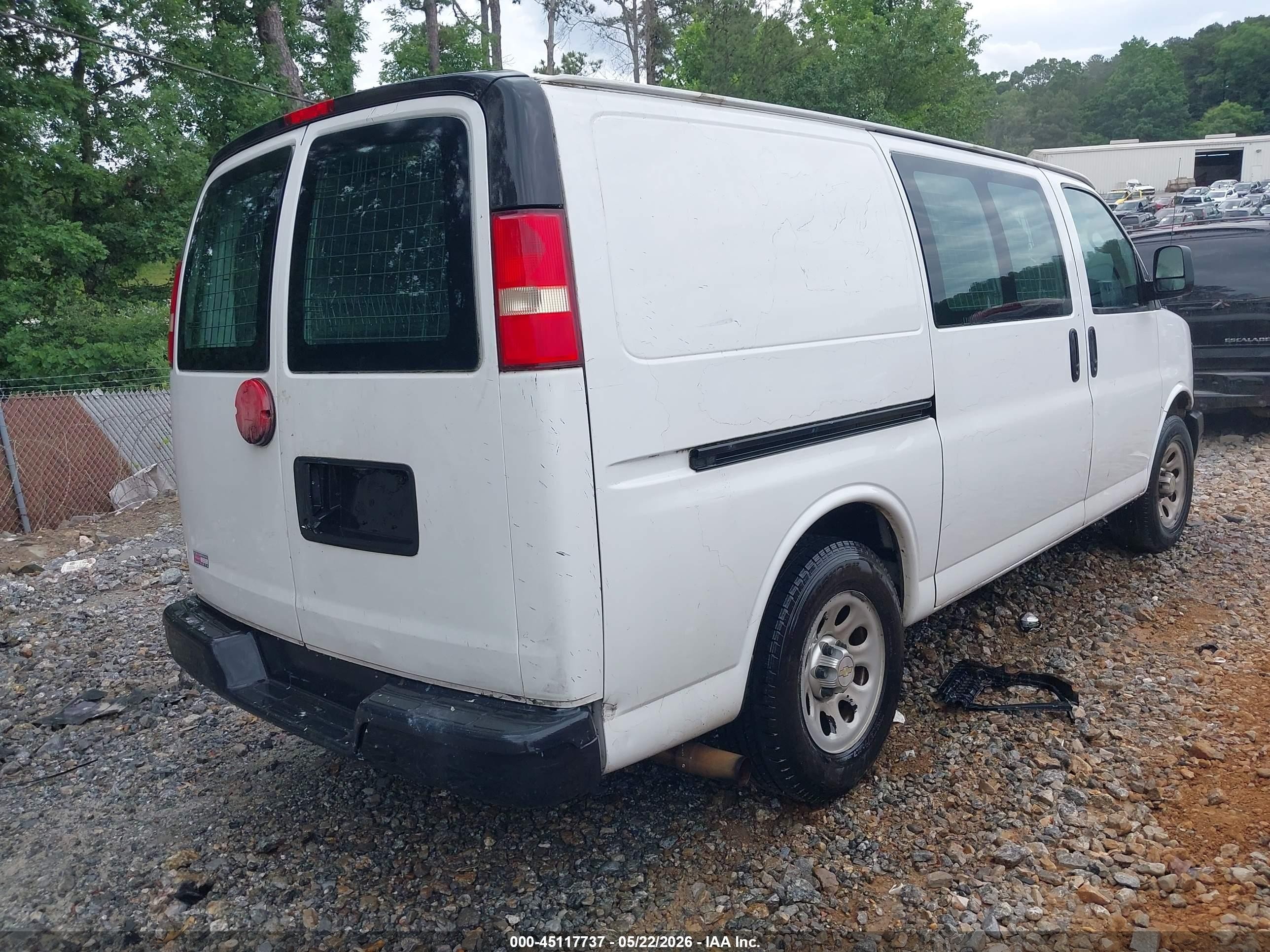 2013 Chevrolet Express 1500 Work Van White vin: 1GCSGAFX2D1173128