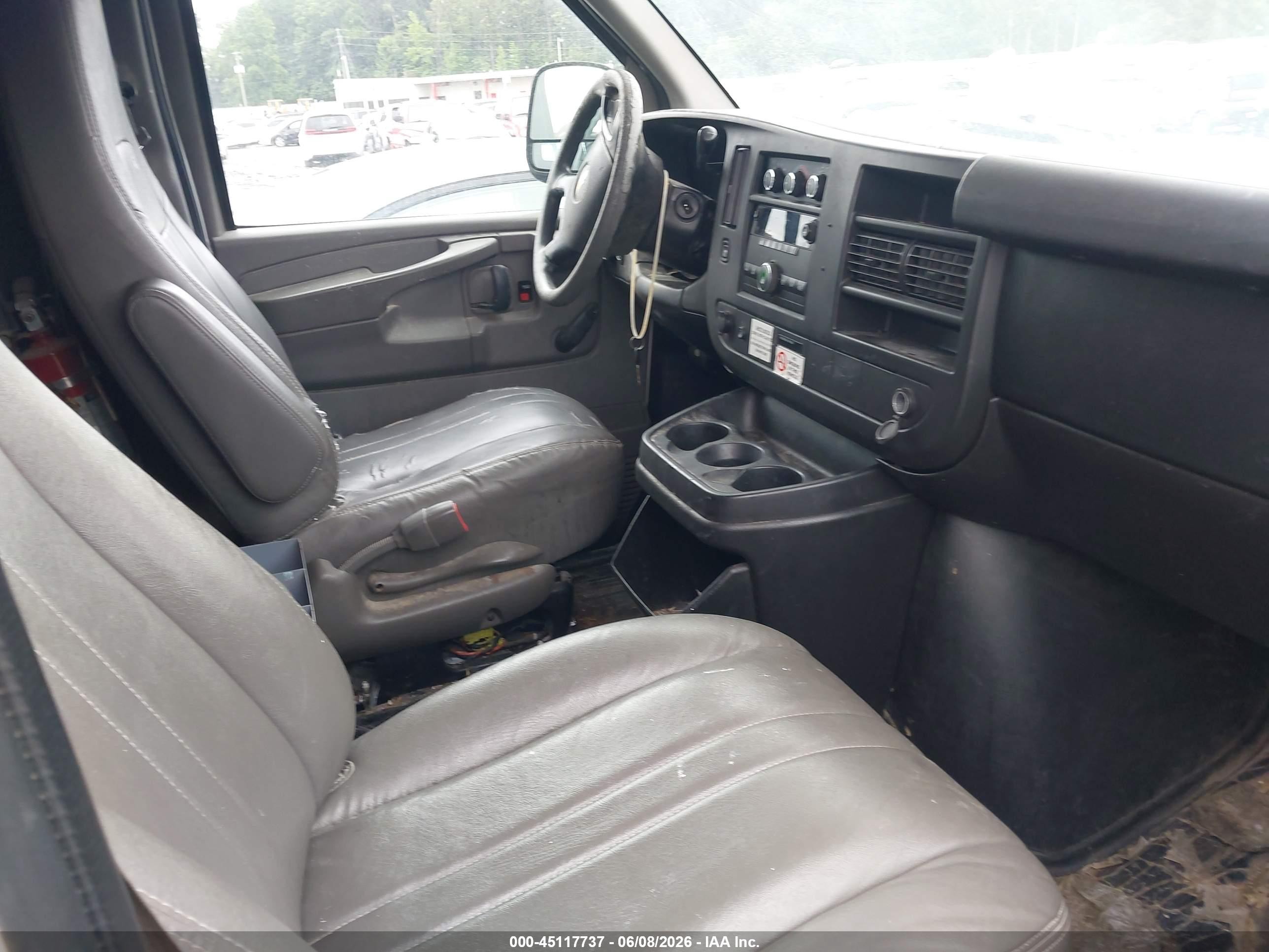 2013 Chevrolet Express 1500 Work Van White vin: 1GCSGAFX2D1173128