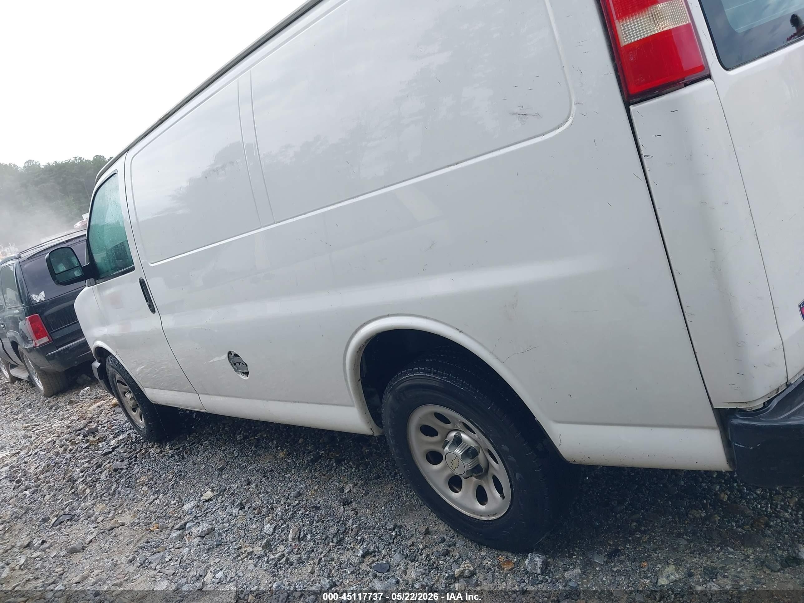 2013 Chevrolet Express 1500 Work Van White vin: 1GCSGAFX2D1173128