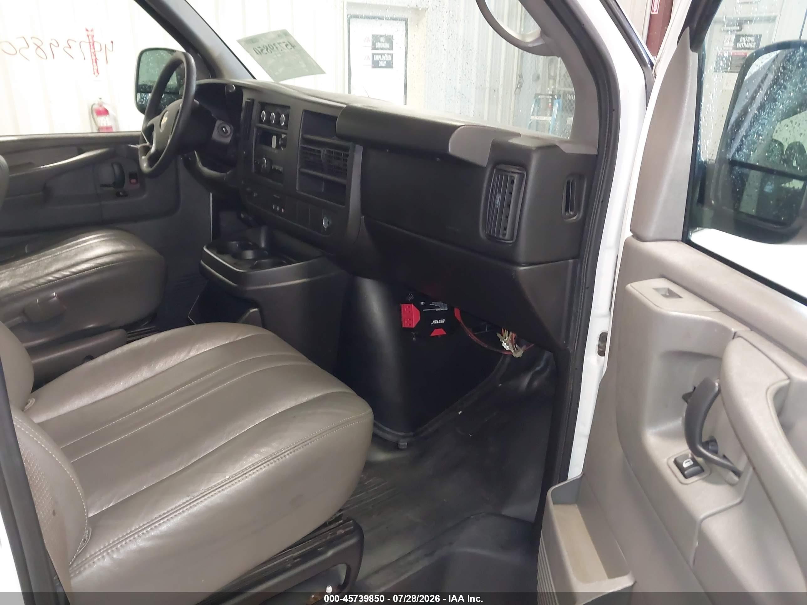 2014 Chevrolet Express 1500 Work Van White vin: 1GCSGAFX2E1143354