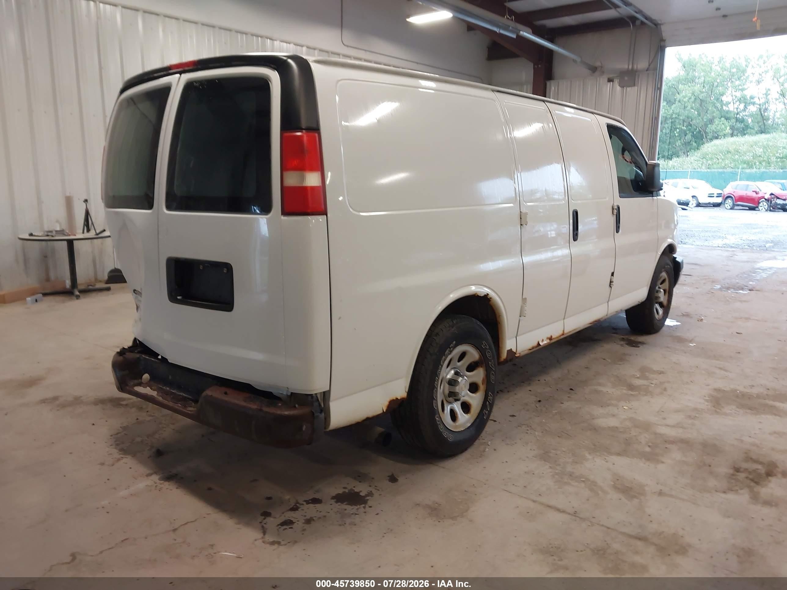 2014 Chevrolet Express 1500 Work Van White vin: 1GCSGAFX2E1143354