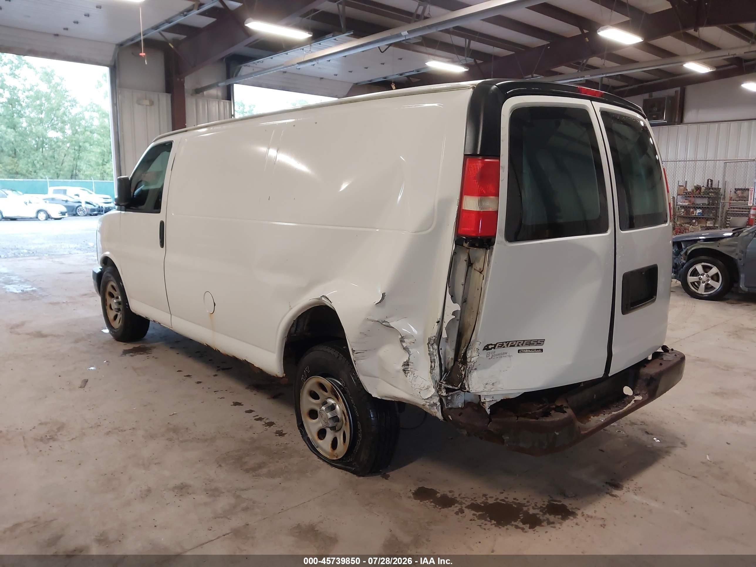 2014 Chevrolet Express 1500 Work Van White vin: 1GCSGAFX2E1143354