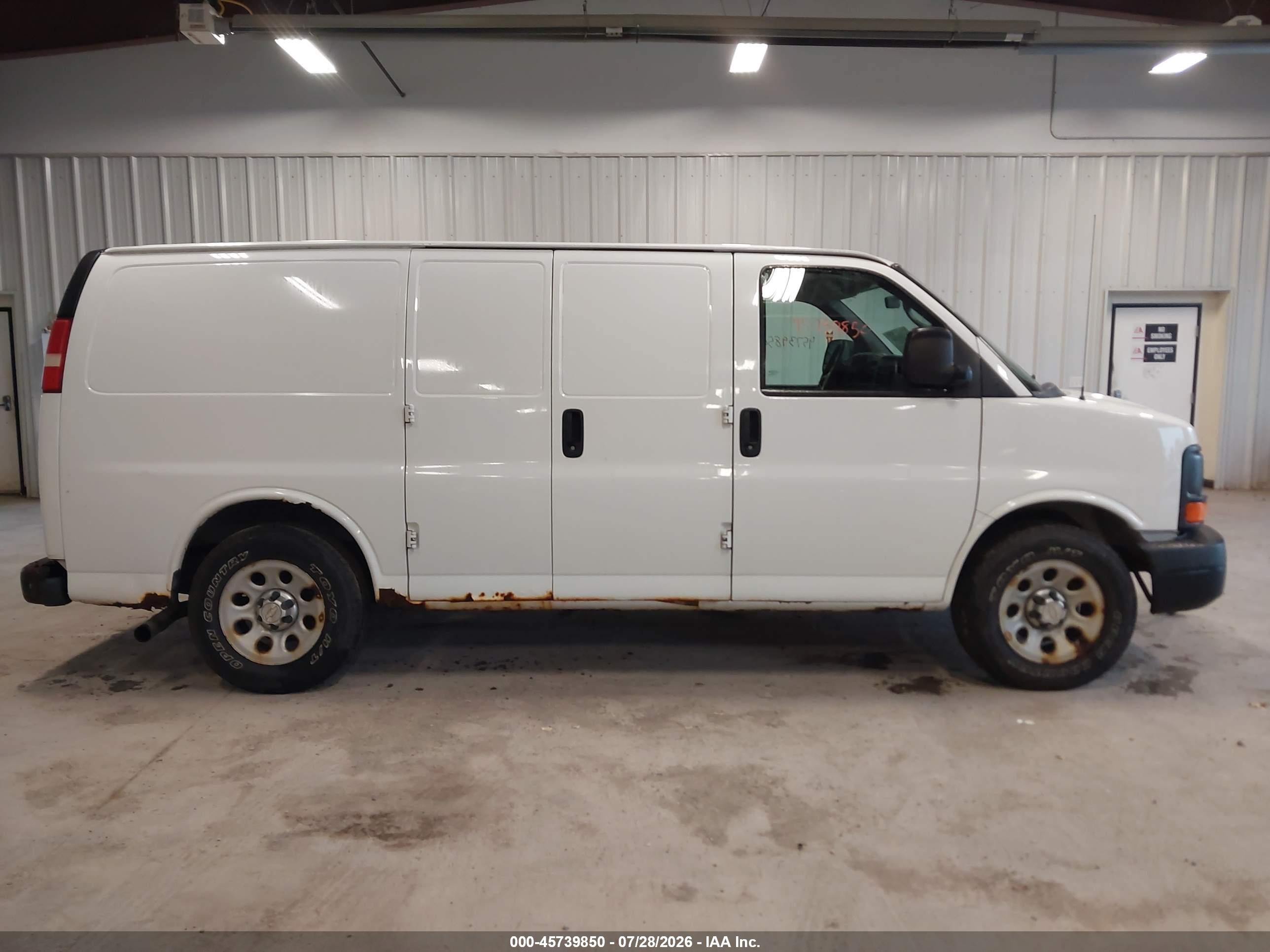 2014 Chevrolet Express 1500 Work Van White vin: 1GCSGAFX2E1143354