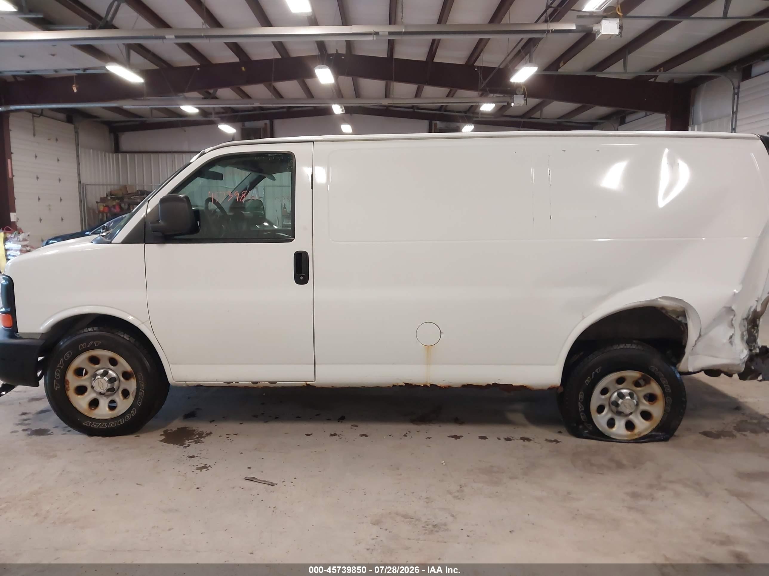2014 Chevrolet Express 1500 Work Van White vin: 1GCSGAFX2E1143354