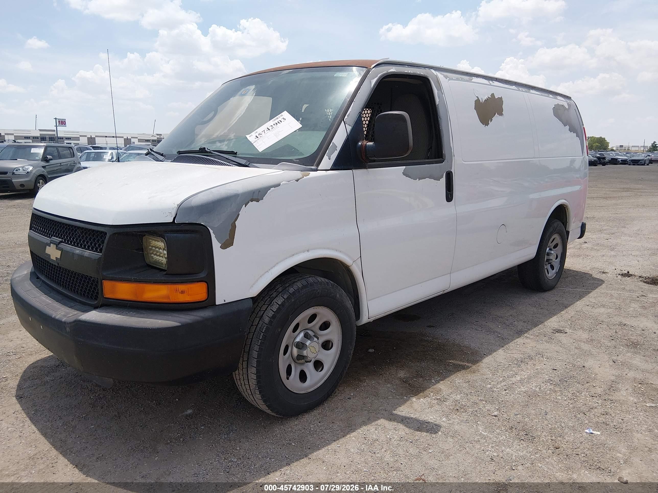 2011 Chevrolet Express 1500 Work Van White vin: 1GCSGAFX3B1175760
