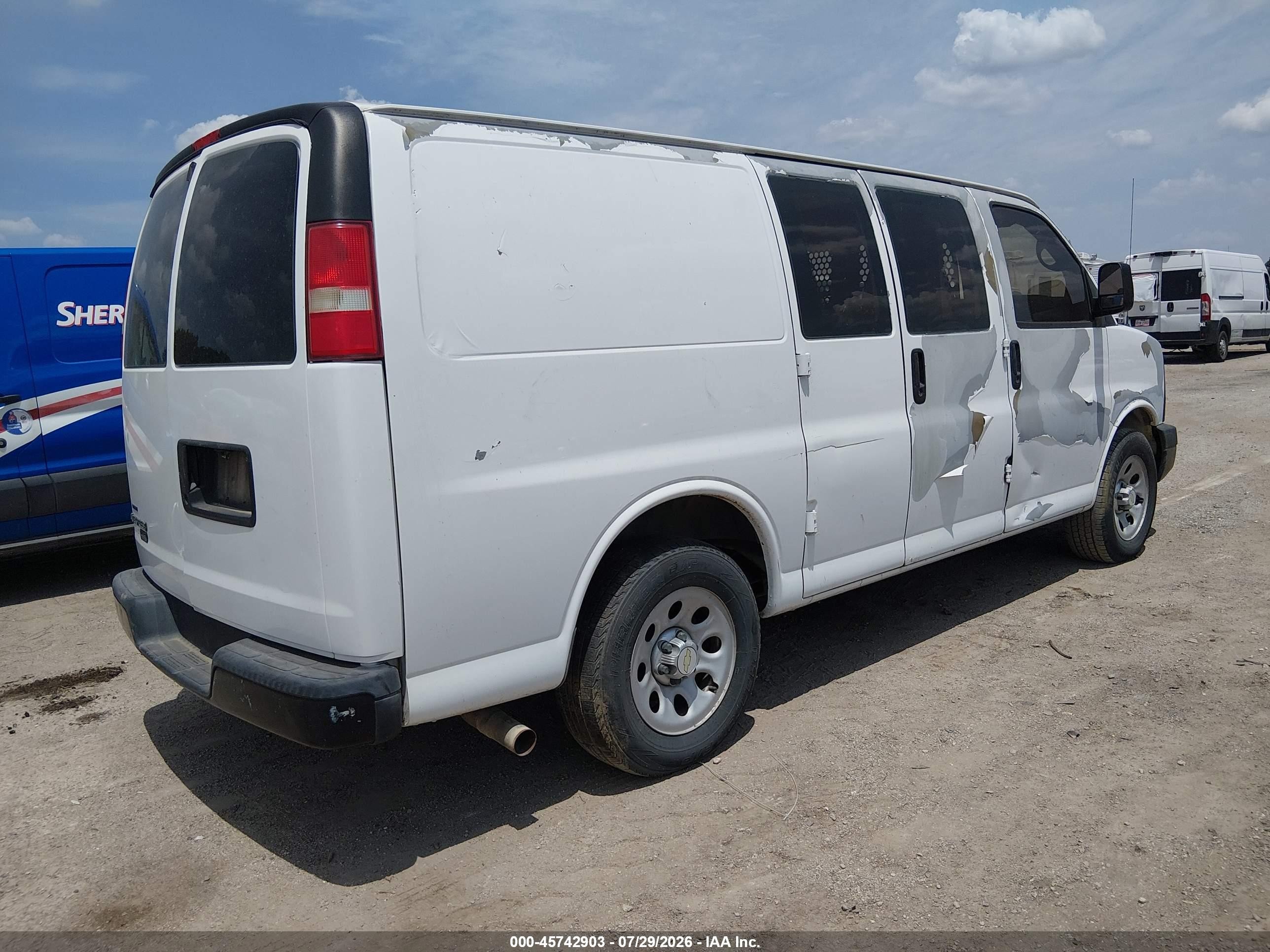 2011 Chevrolet Express 1500 Work Van White vin: 1GCSGAFX3B1175760
