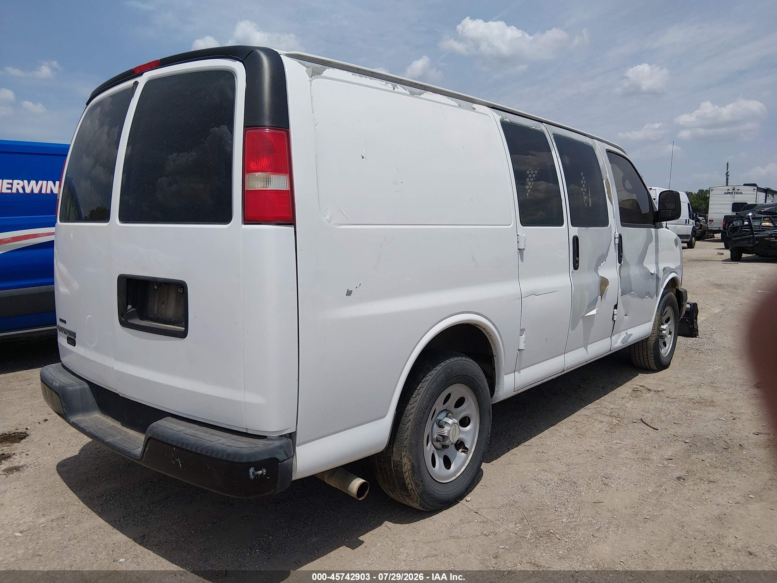 2011 Chevrolet Express 1500 Work Van White vin: 1GCSGAFX3B1175760