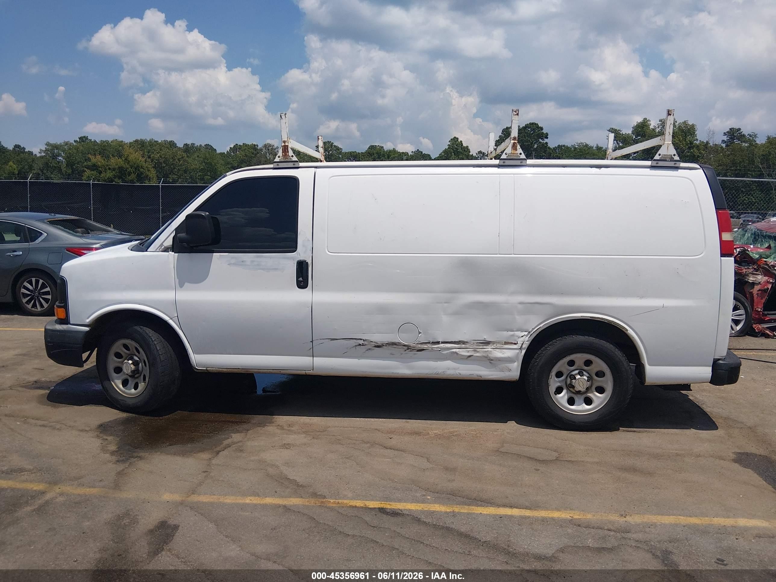 2012 Chevrolet Express 1500 Work Van White vin: 1GCSGAFX3C1108416