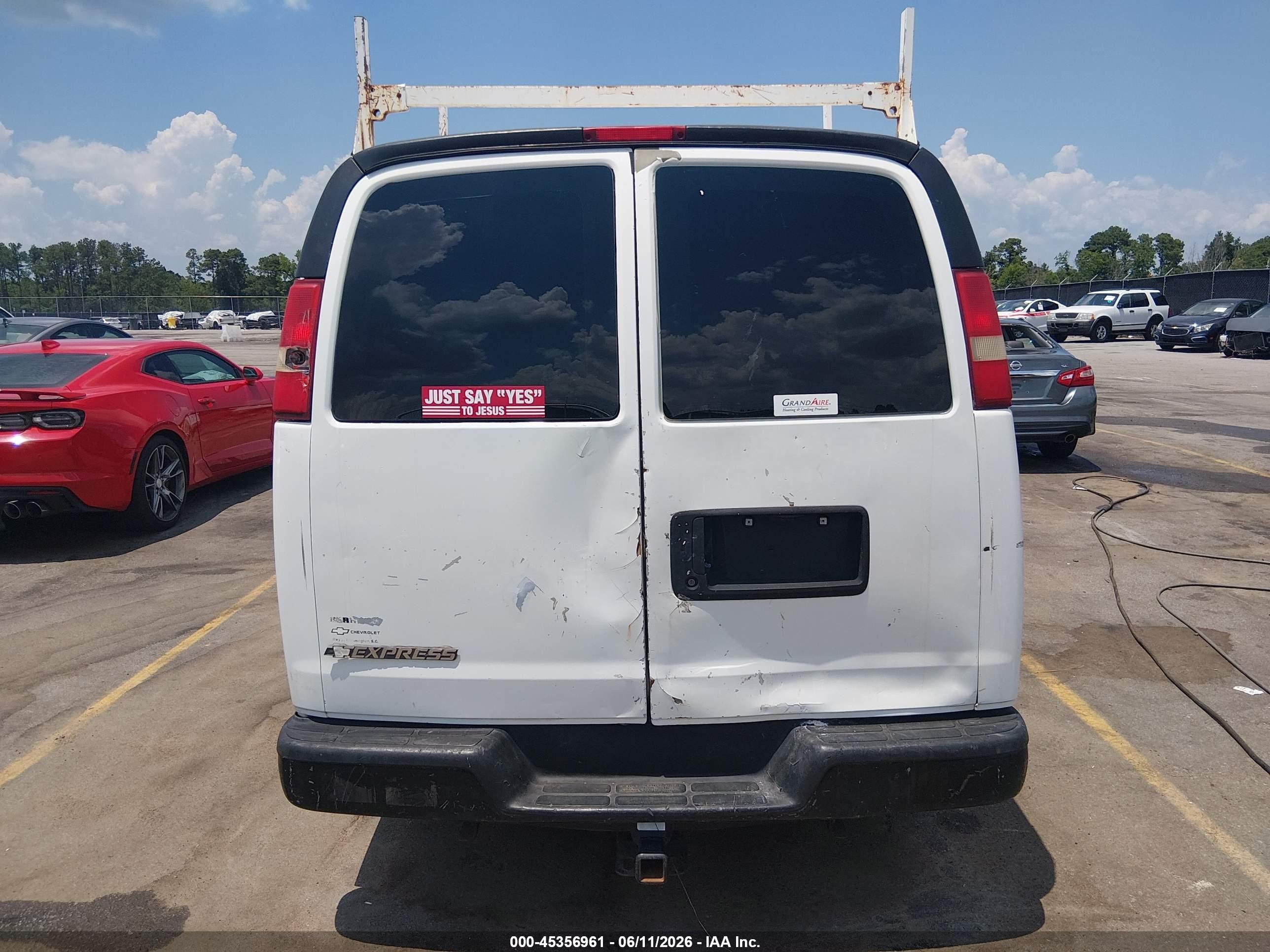2012 Chevrolet Express 1500 Work Van White vin: 1GCSGAFX3C1108416