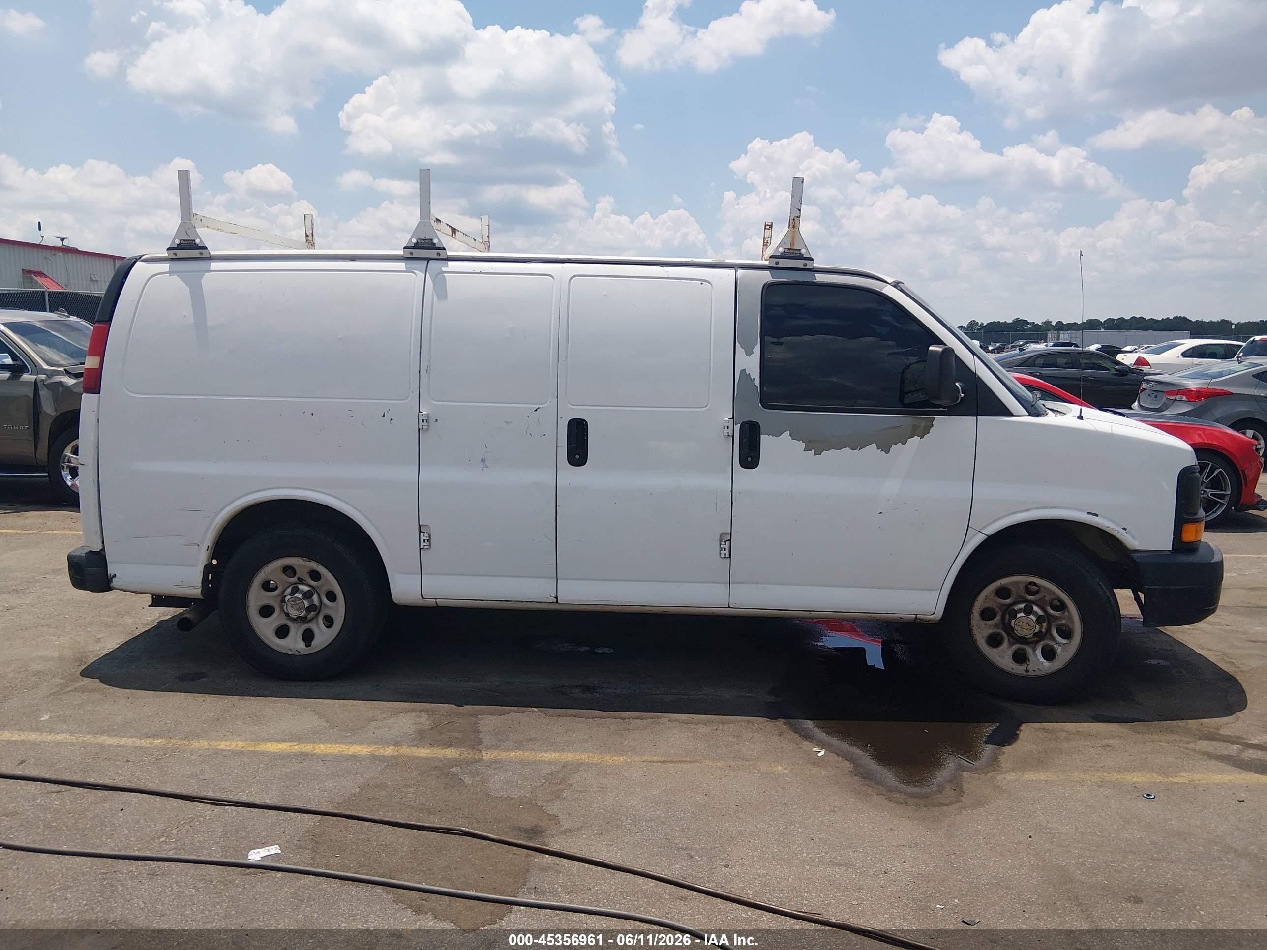 2012 Chevrolet Express 1500 Work Van White vin: 1GCSGAFX3C1108416