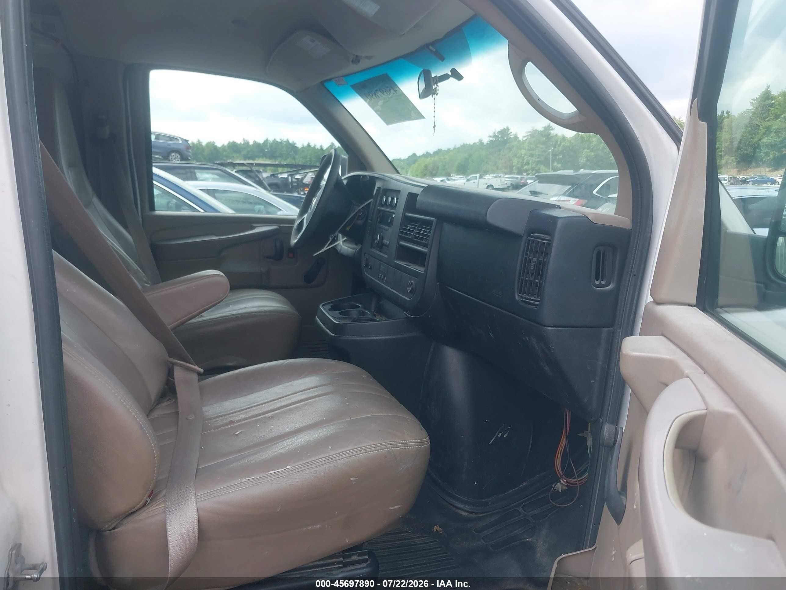2013 Chevrolet Express 1500 Work Van White vin: 1GCSGAFX3D1188236