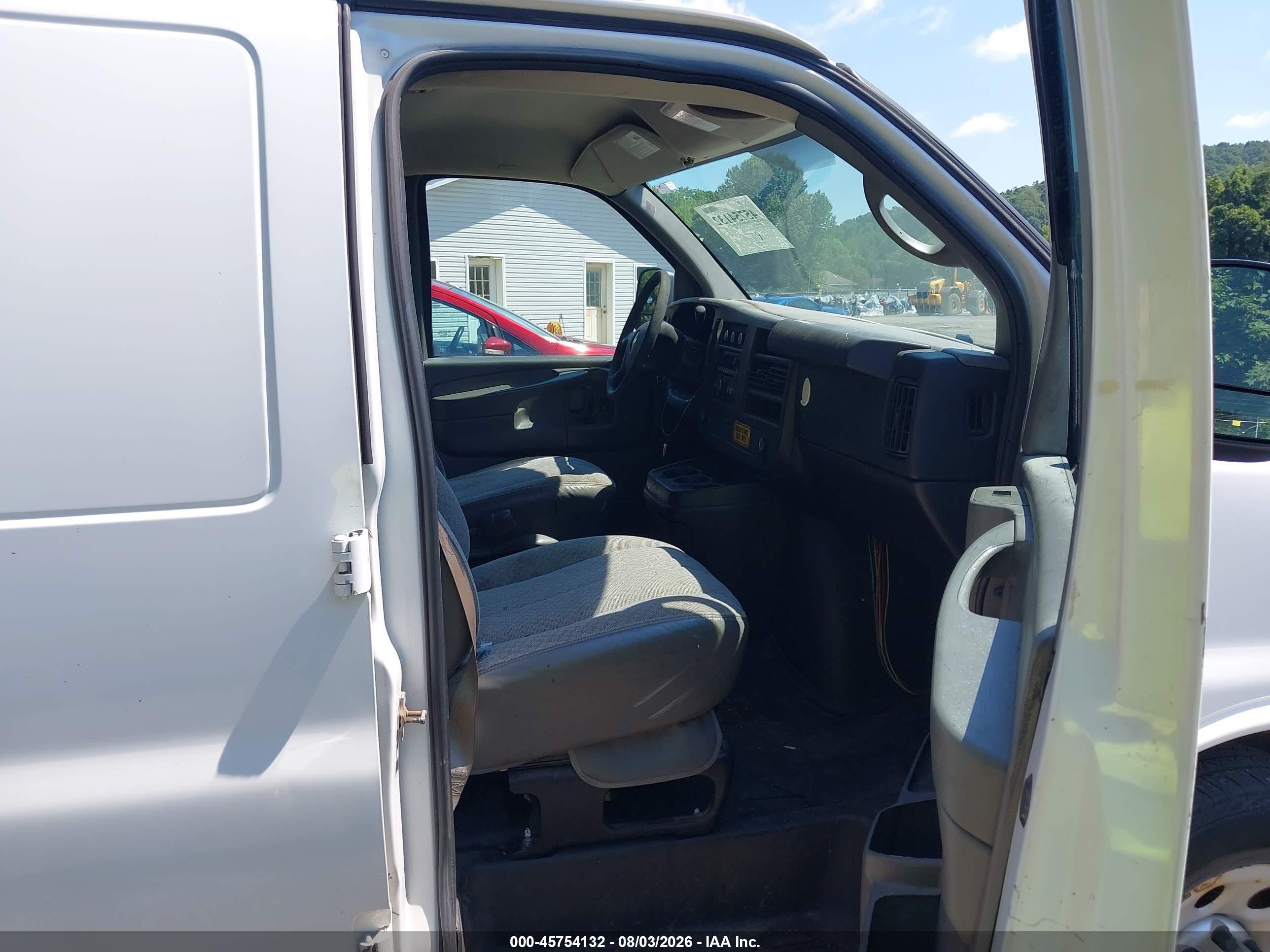 2014 Chevrolet Express 1500 Work Van White vin: 1GCSGAFX3E1119600