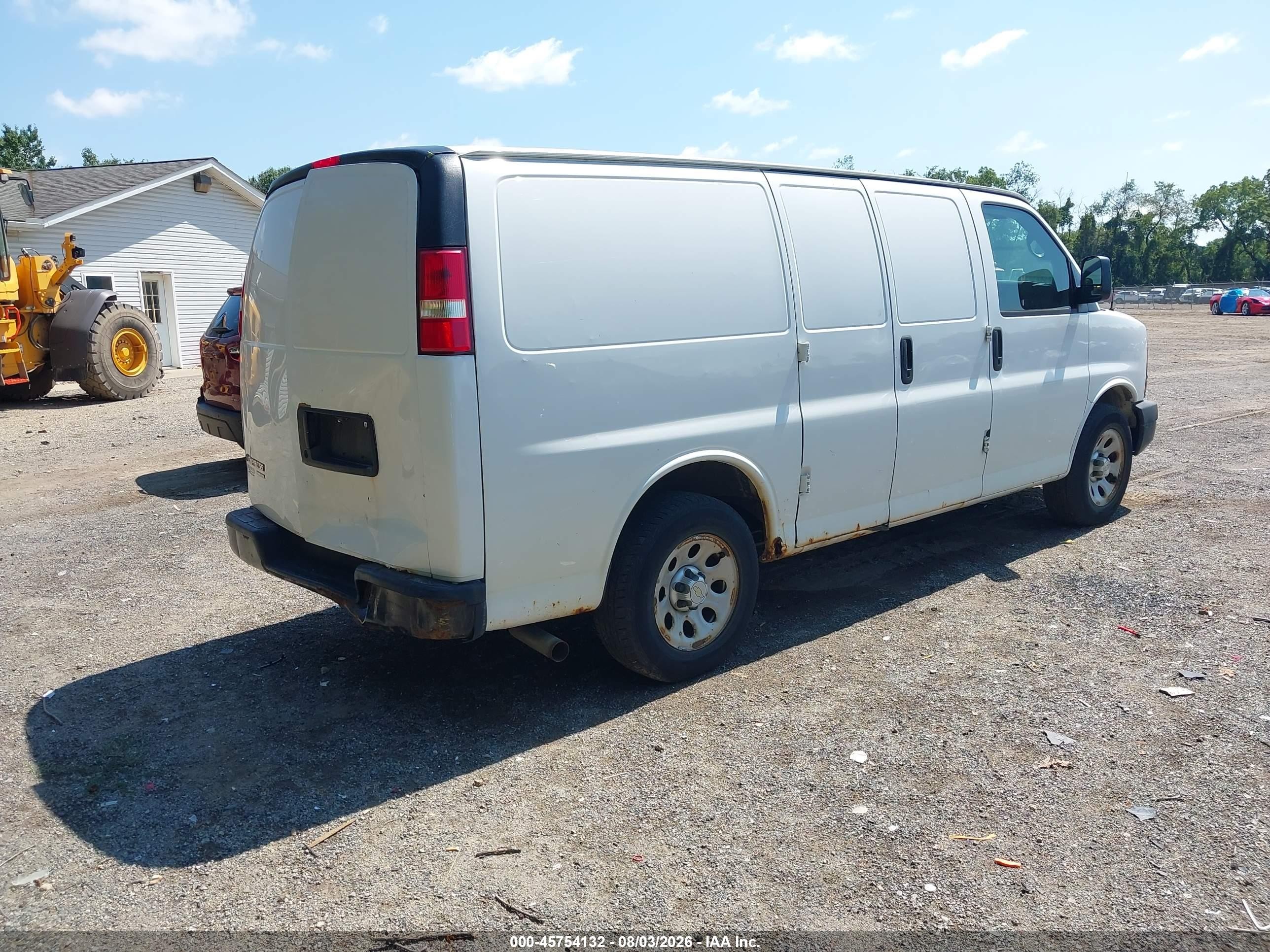 2014 Chevrolet Express 1500 Work Van White vin: 1GCSGAFX3E1119600