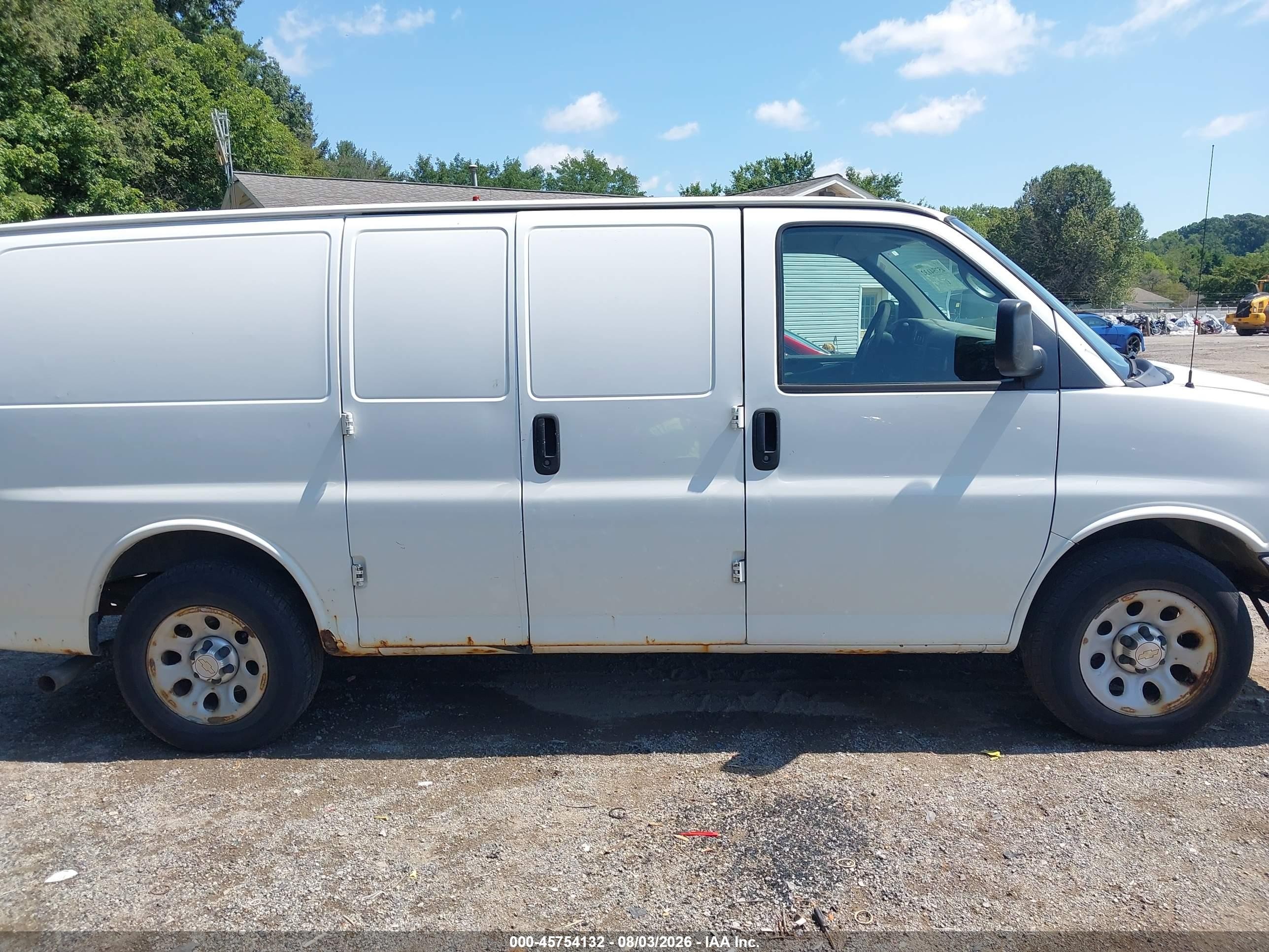 2014 Chevrolet Express 1500 Work Van White vin: 1GCSGAFX3E1119600