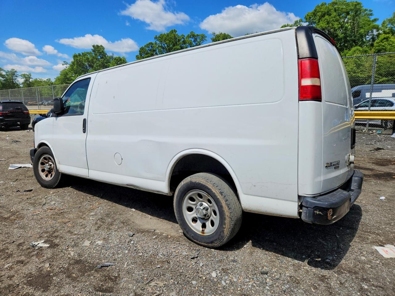 2014 Chevrolet Express G1500 White vin: 1GCSGAFX3E1141726